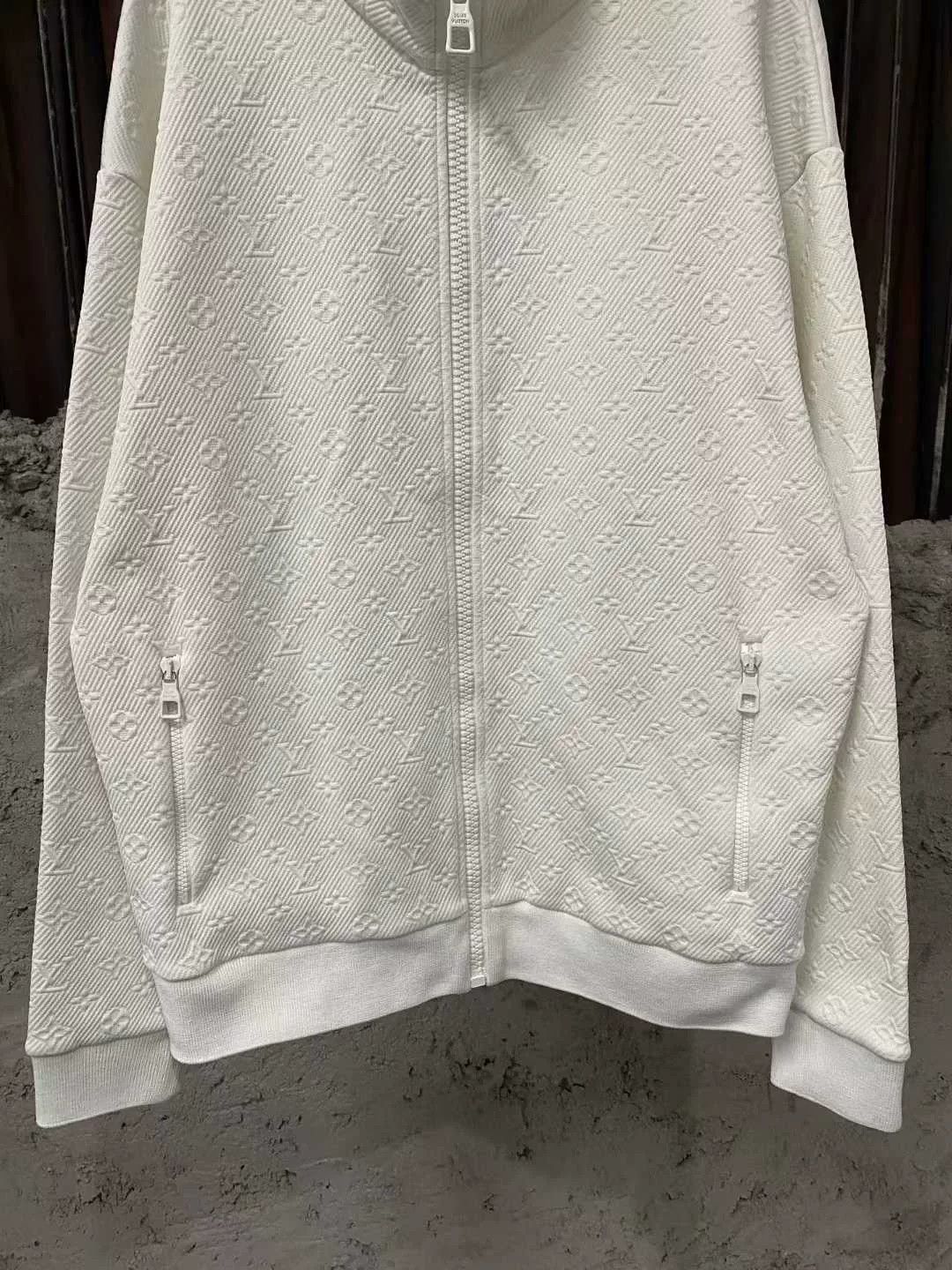 Louis Vuitton Louis Vuitton White Embossed Zipper Jacket Size US XXL / EU 58 / 5 - 5 Thumbnail