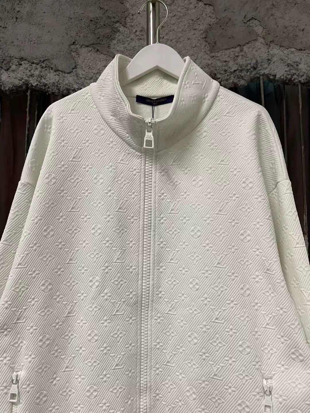 Louis Vuitton Louis Vuitton White Embossed Zipper Jacket Size US XXL / EU 58 / 5 - 3 Thumbnail