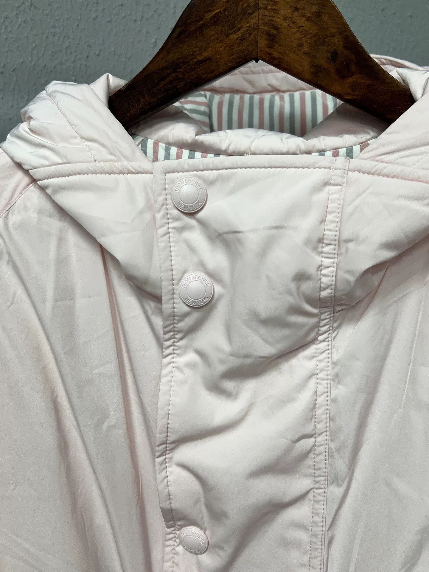 Thom Browne thom browne pink striped down jacket Size XS / US 0-2 / IT 36-38 - 4 Thumbnail