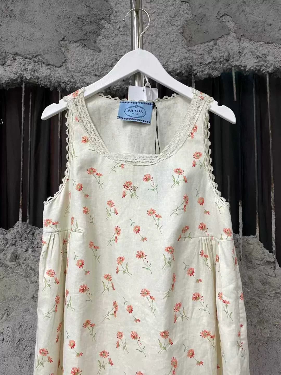 Prada floral print sleeveless dress by Prada Size S / US 4 / IT 40 - 4 Thumbnail