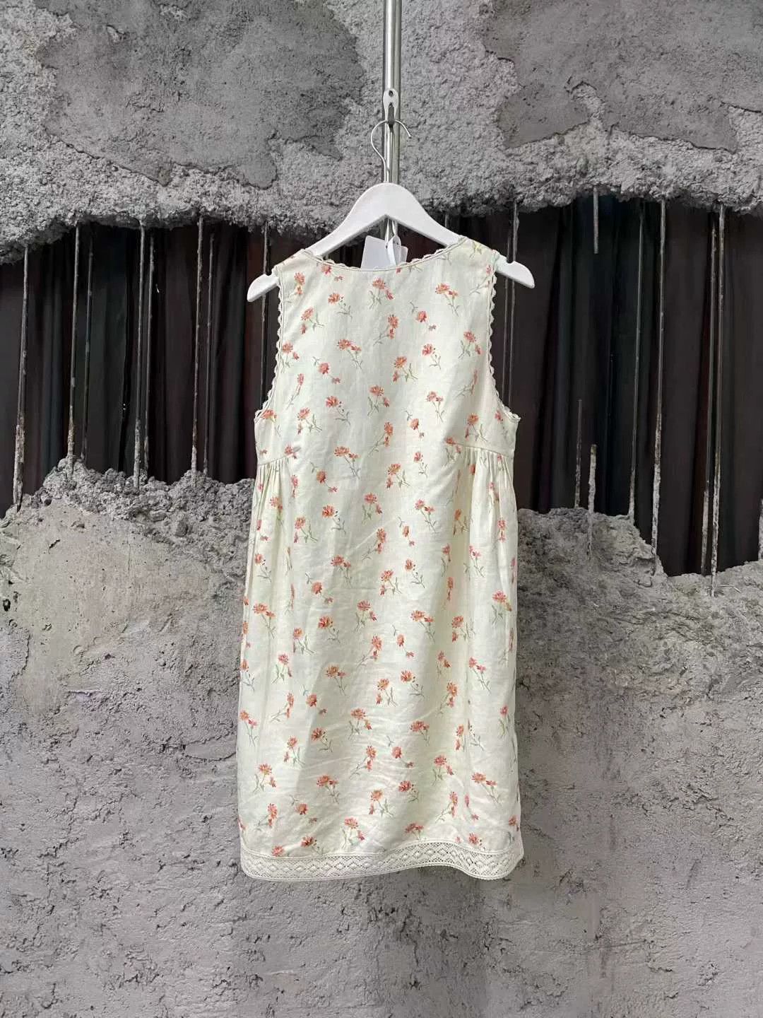 Prada floral print sleeveless dress by Prada Size S / US 4 / IT 40 - 2 Thumbnail