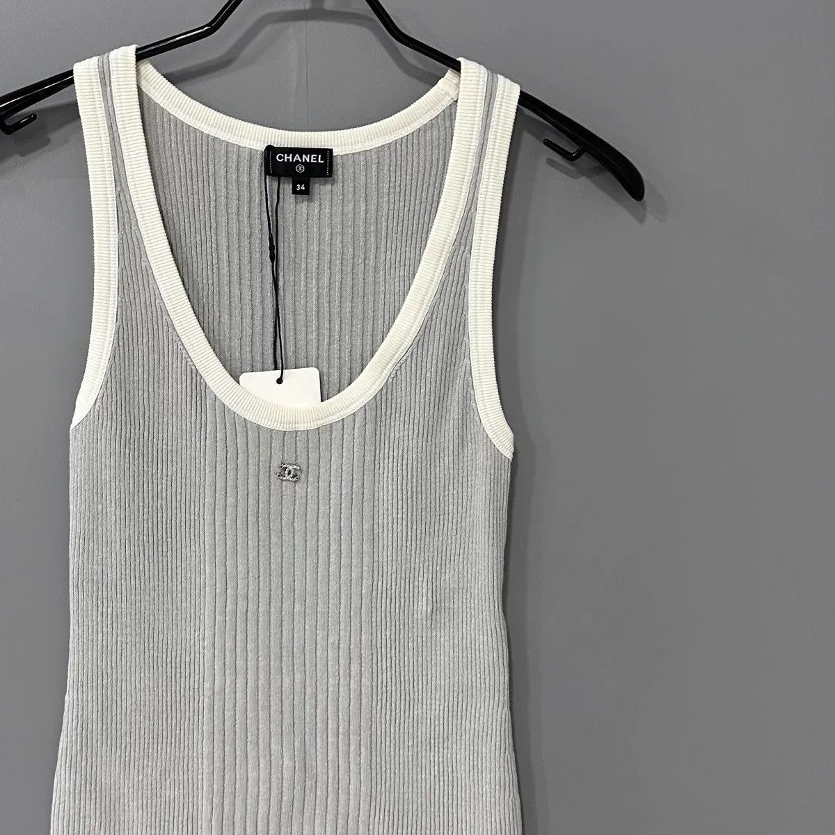 Chanel gray cashmere knit tank top by Chanel Size XS / US 0-2 / IT 36-38 - 2 Thumbnail