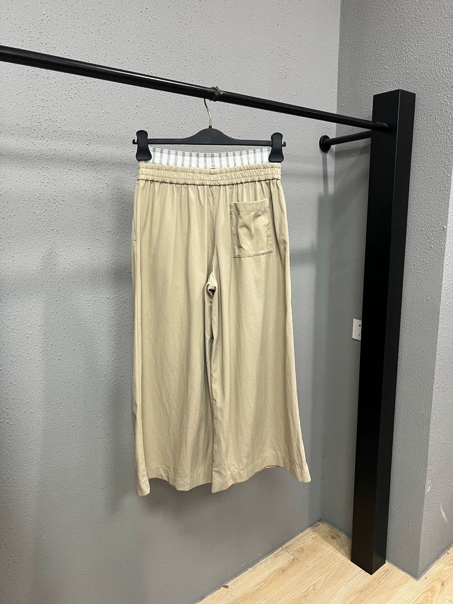 Loewe Loewe Wide-Leg Trousers in Beige Size 23" - 2 Thumbnail