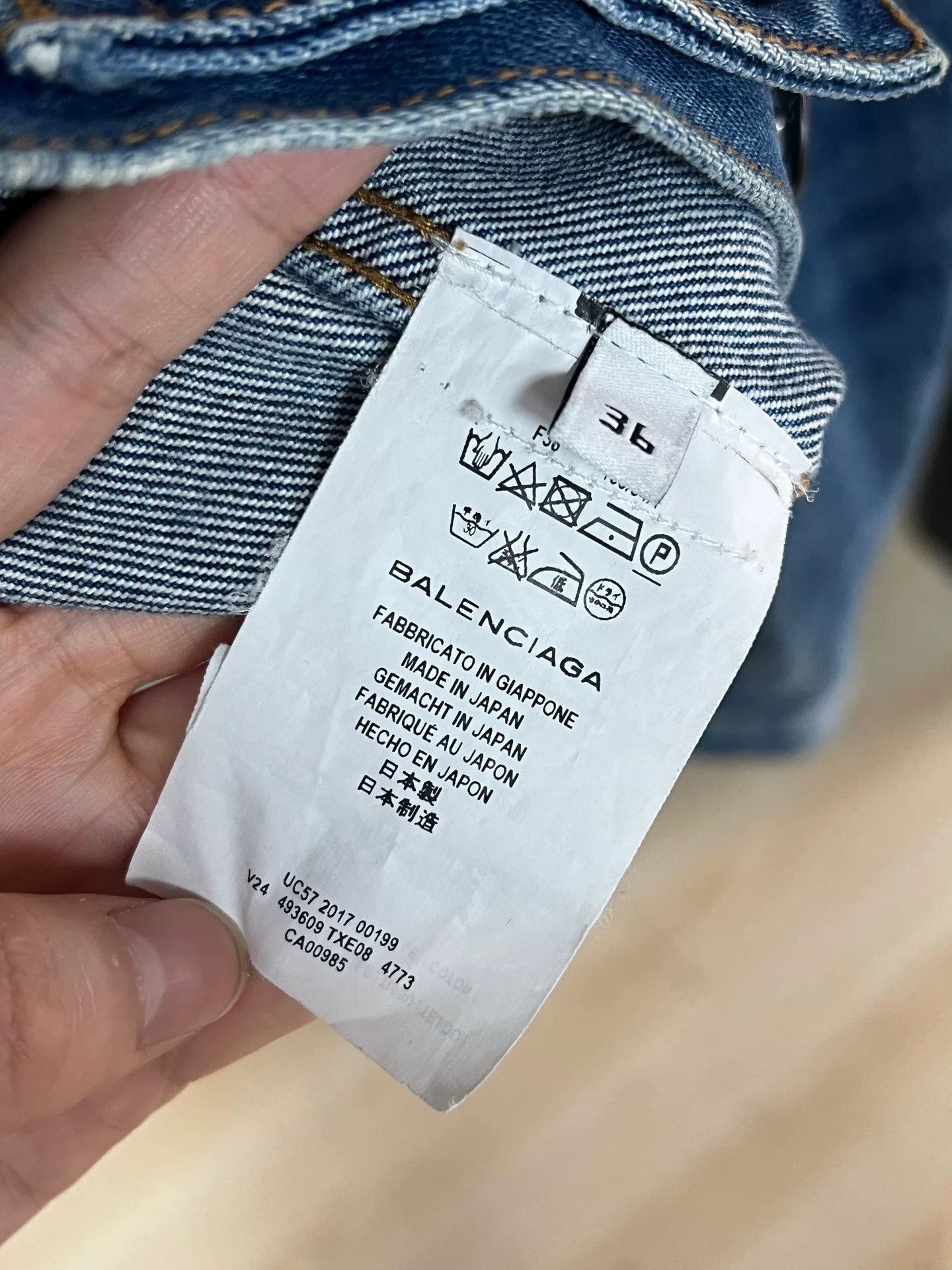 Balenciaga balenciaga blue denim jacket size 36 Size US S / EU 44-46 / 1 - 3 Thumbnail