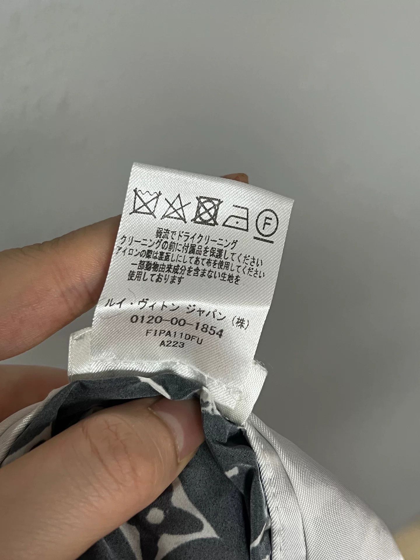 Louis Vuitton louis vuitton black monogram sports pants Size US 38 / EU 54 - 5 Thumbnail