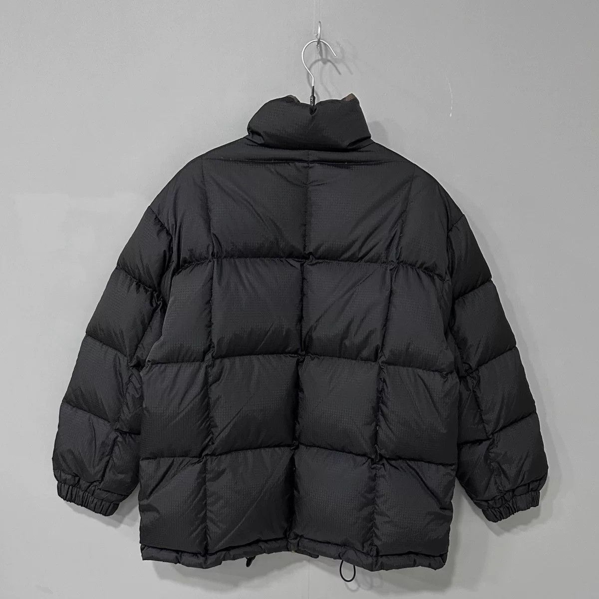 Louis Vuitton louis vuitton black puffer jacket size 34 Size XS / US 0-2 / IT 36-38 - 2 Thumbnail