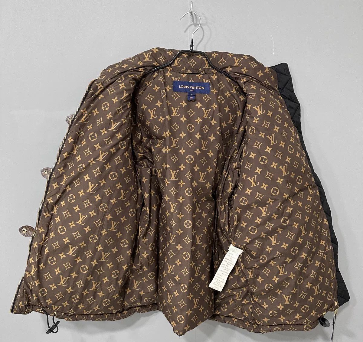 Louis Vuitton louis vuitton black puffer jacket size 34 Size XS / US 0-2 / IT 36-38 - 4 Thumbnail