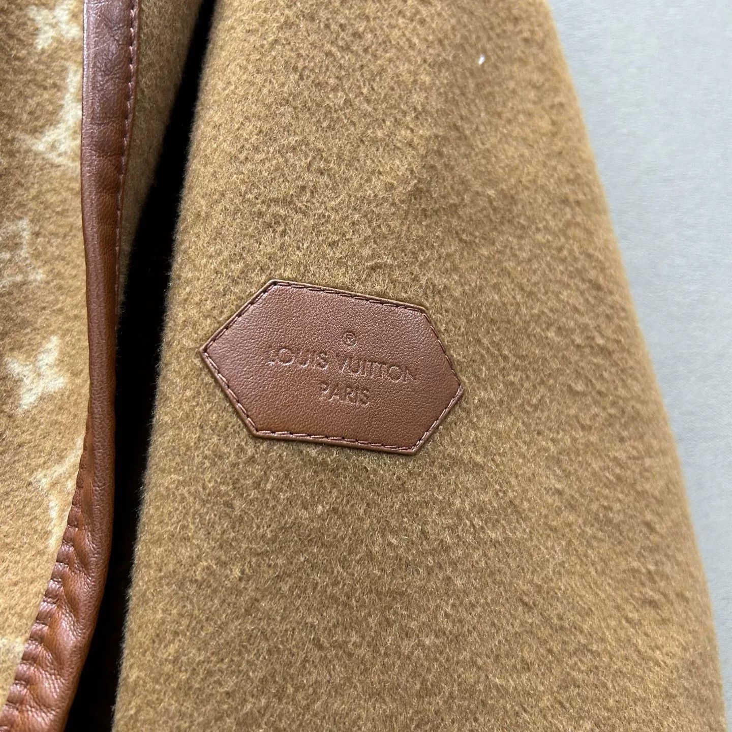 Louis Vuitton louis vuitton brown wool bathrobe coat Size S / US 4 / IT 40 - 8 Thumbnail