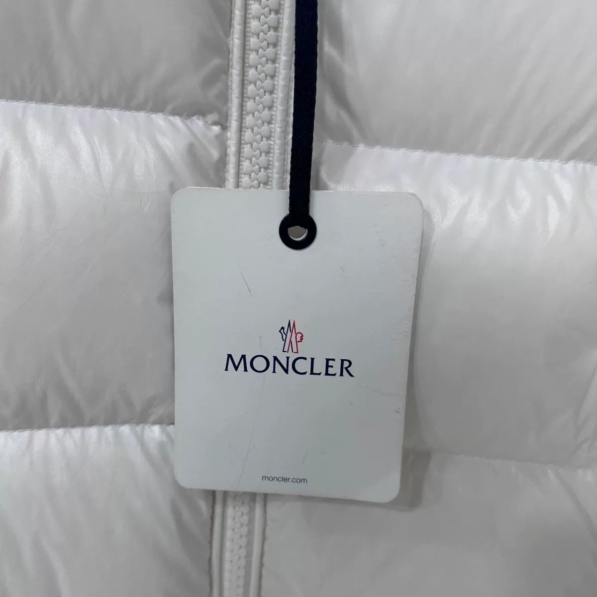 Moncler moncler white maya down jacket Size US XS / EU 42 / 0 - 4 Thumbnail