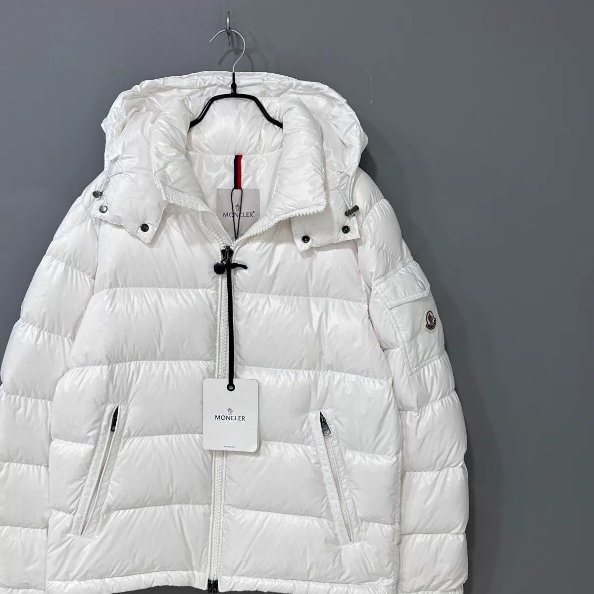 Moncler moncler white maya down jacket Size US XS / EU 42 / 0 - 9 Thumbnail