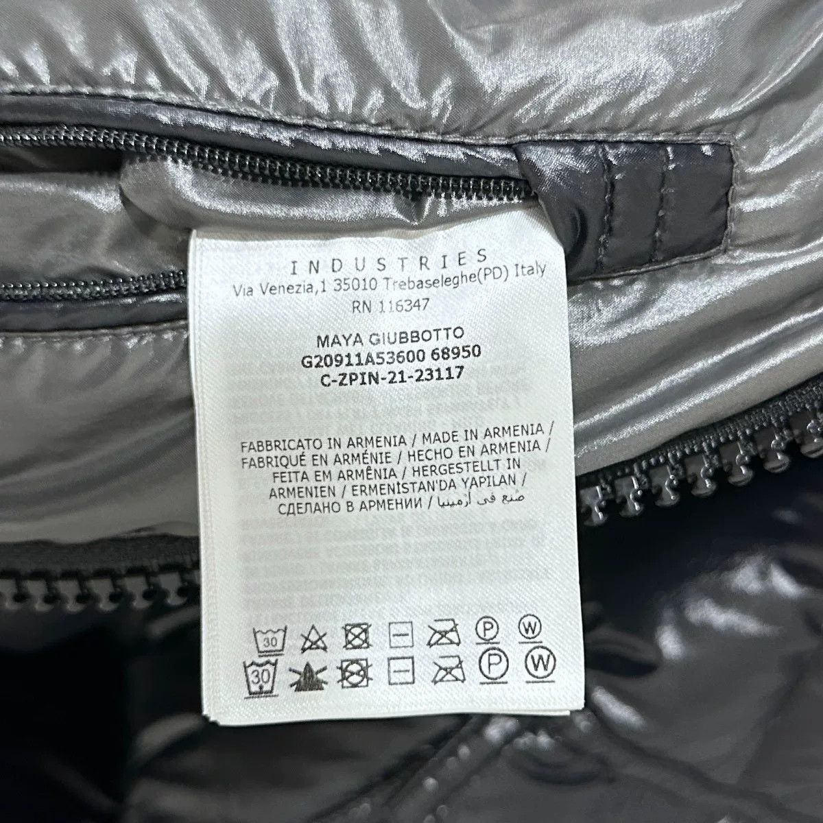 Moncler moncler black maya down jacket Size US L / EU 52-54 / 3 - 8 Thumbnail