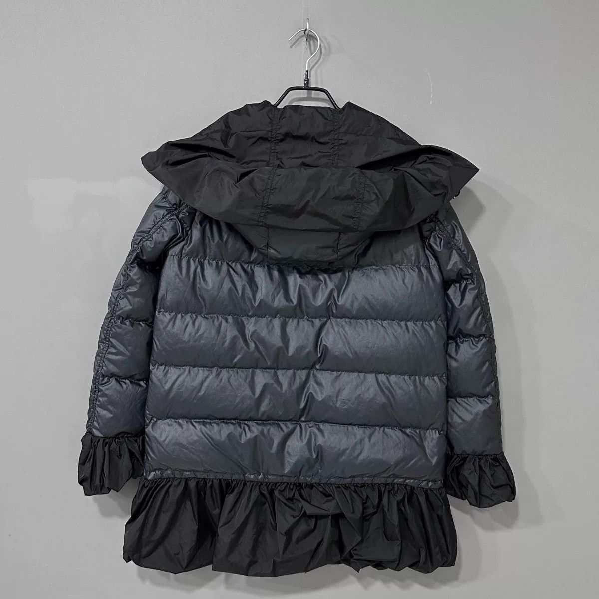Moncler Moncler Ruffled Hem Down Jacket Size S / US 4 / IT 40 - 3 Thumbnail