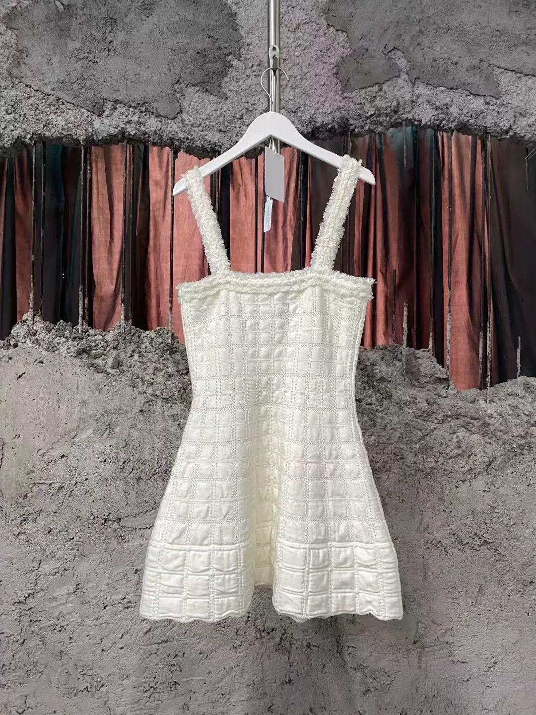 Chanel white quilted dress with fringe straps Size XS / US 0-2 / IT 36-38 - 2 Thumbnail
