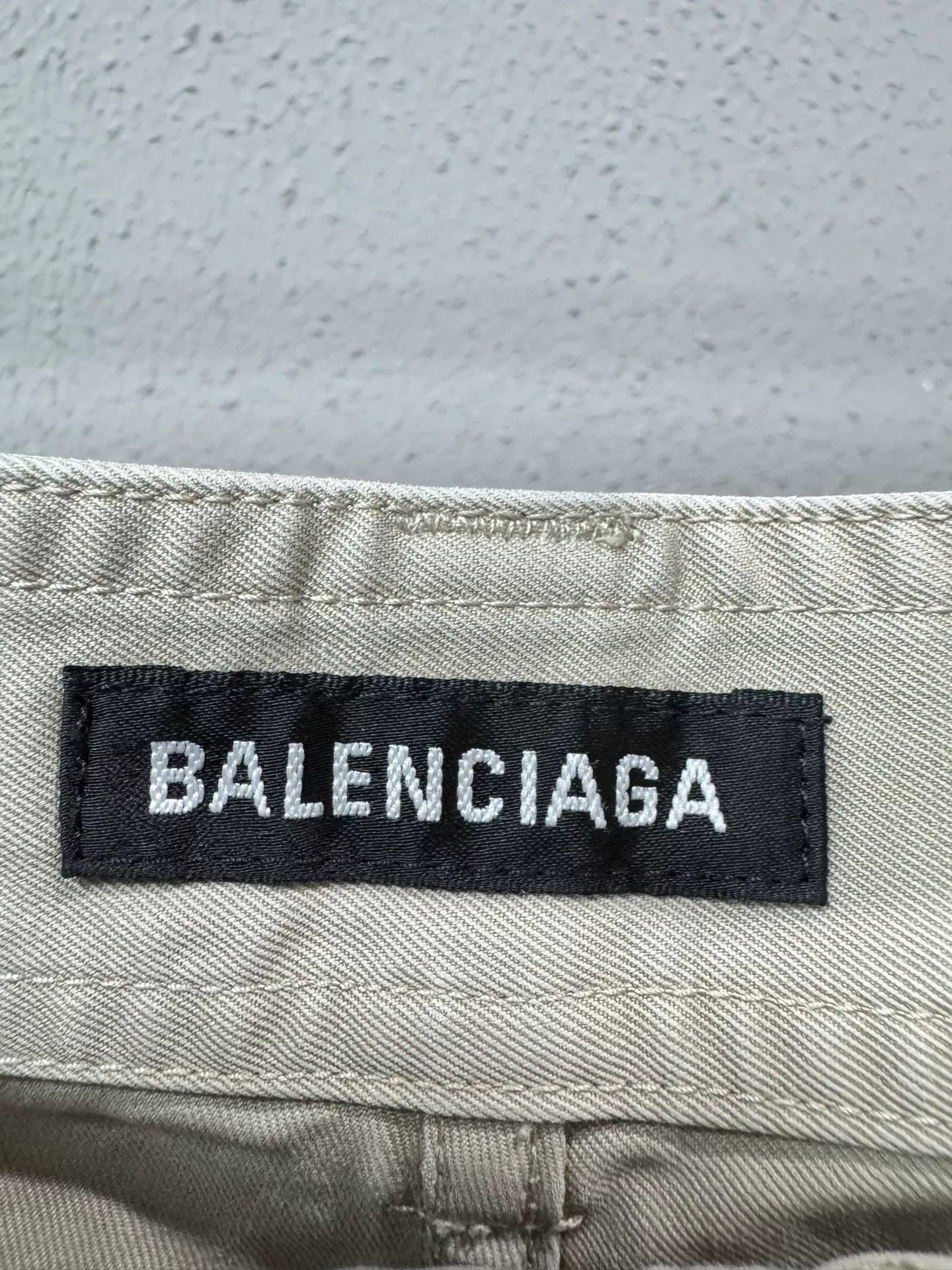 Balenciaga Balenciaga Beige Cargo Shorts Size 50 Size US 40 / EU 56 - 6 Thumbnail