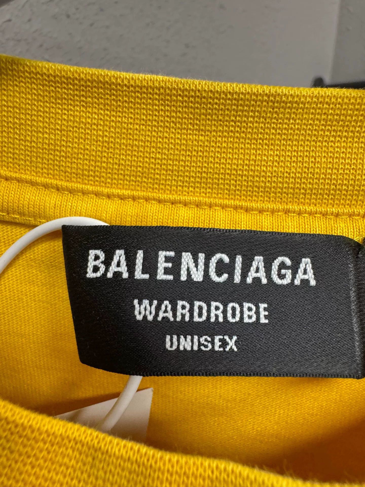 Balenciaga balenciaga yellow short sleeve t-shirt Size US L / EU 52-54 / 3 - 4 Thumbnail