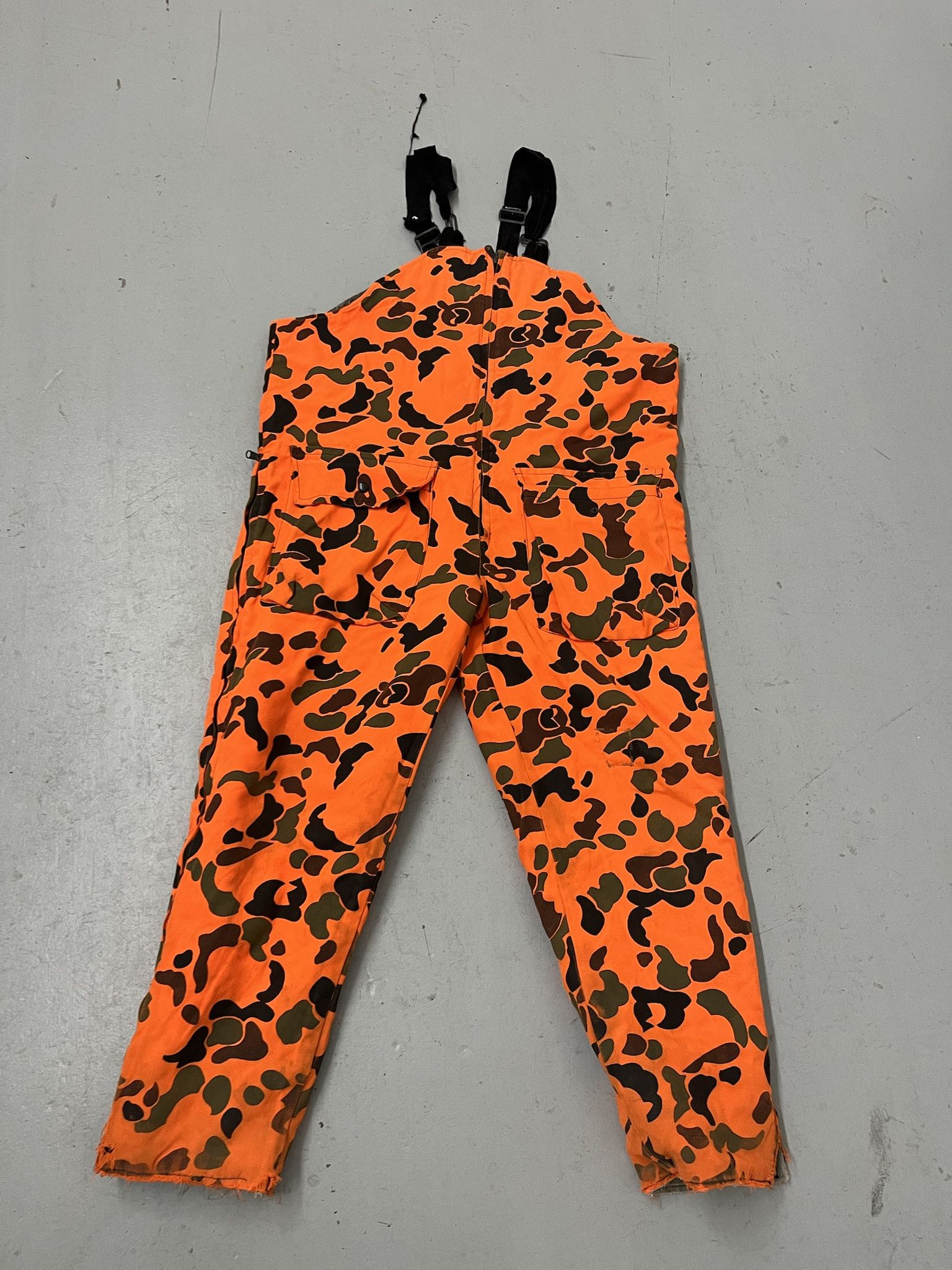 Carhartt × Vintage Vintage 1990s Realtree Revesible Orange Duck Camo Quilted Coverall Size XL Size US XL / EU 56 / 4 - 7 Thumbnail