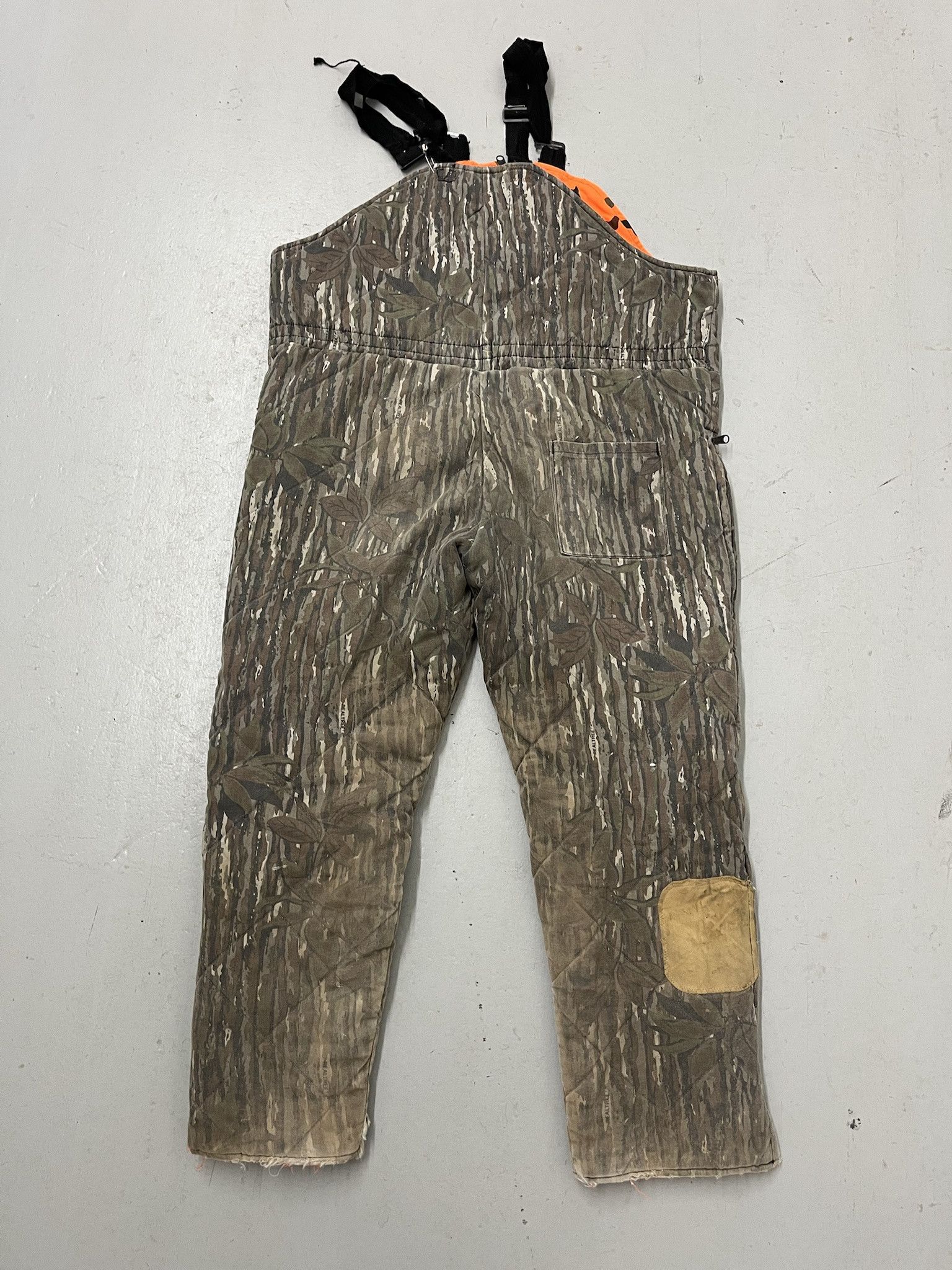 Carhartt × Vintage Vintage 1990s Realtree Revesible Orange Duck Camo Quilted Coverall Size XL Size US XL / EU 56 / 4 - 4 Thumbnail