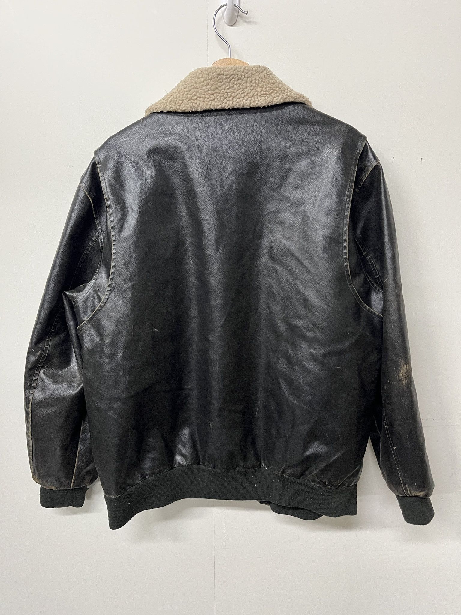 Leather × Vintage × Wilsons Leather Vintage 2000s Fur Ccollar Leather Flight Jacket Size Large Size US L / EU 52-54 / 3 - 4 Thumbnail