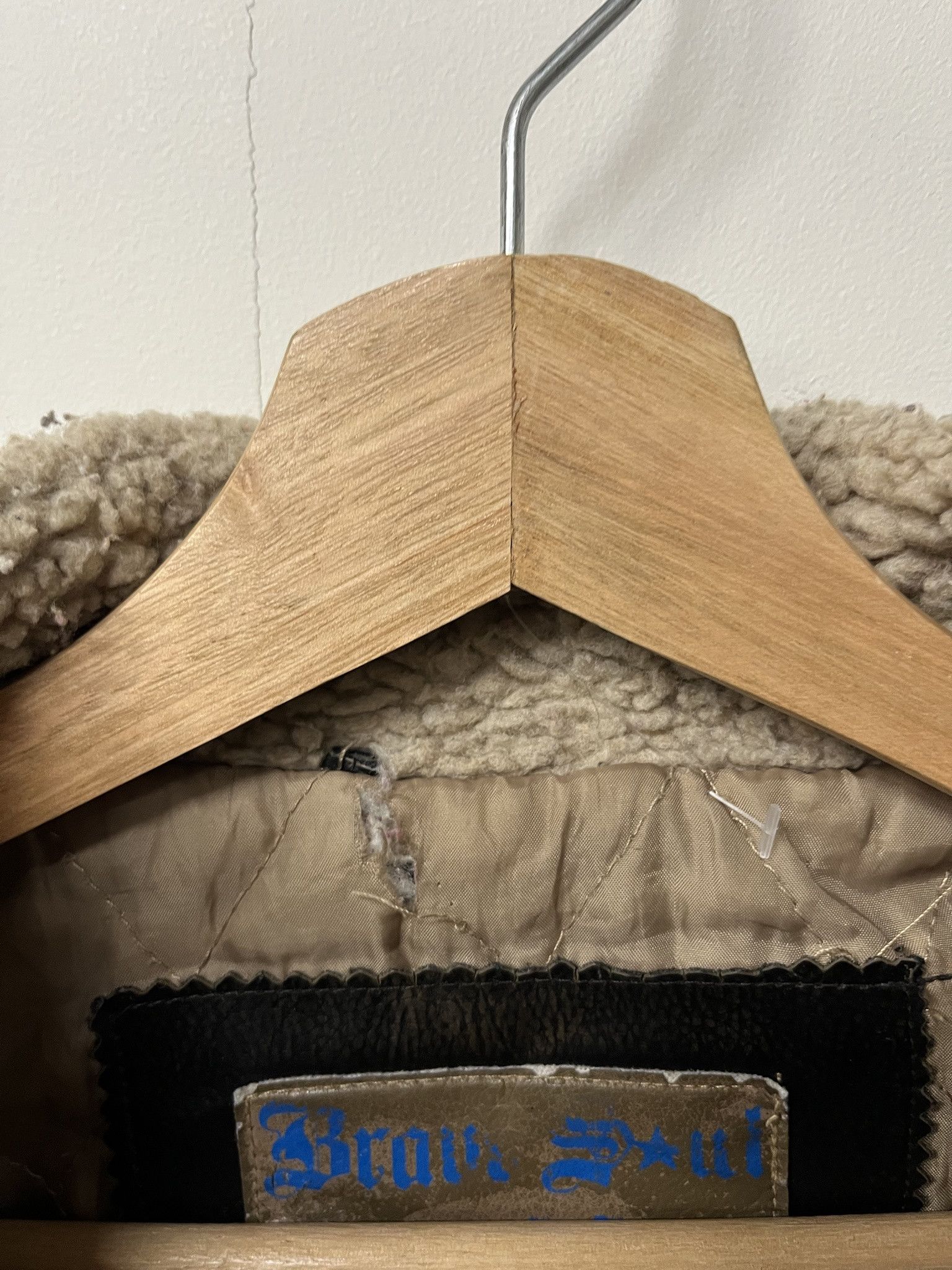 Leather × Vintage × Wilsons Leather Vintage 2000s Fur Ccollar Leather Flight Jacket Size Large Size US L / EU 52-54 / 3 - 3 Thumbnail