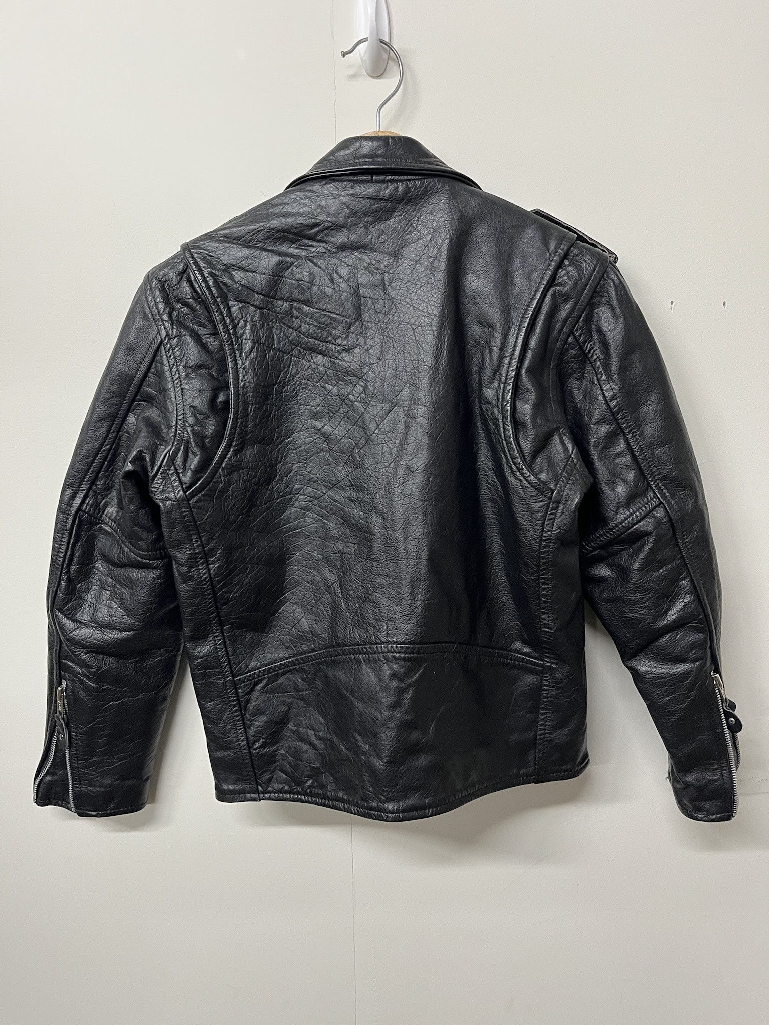 Leather × Vintage × Wilsons Leather Vintage 1990s Leather Perfecto Style Motorcycle Jacket Size XS Size US XS / EU 42 / 0 - 4 Thumbnail
