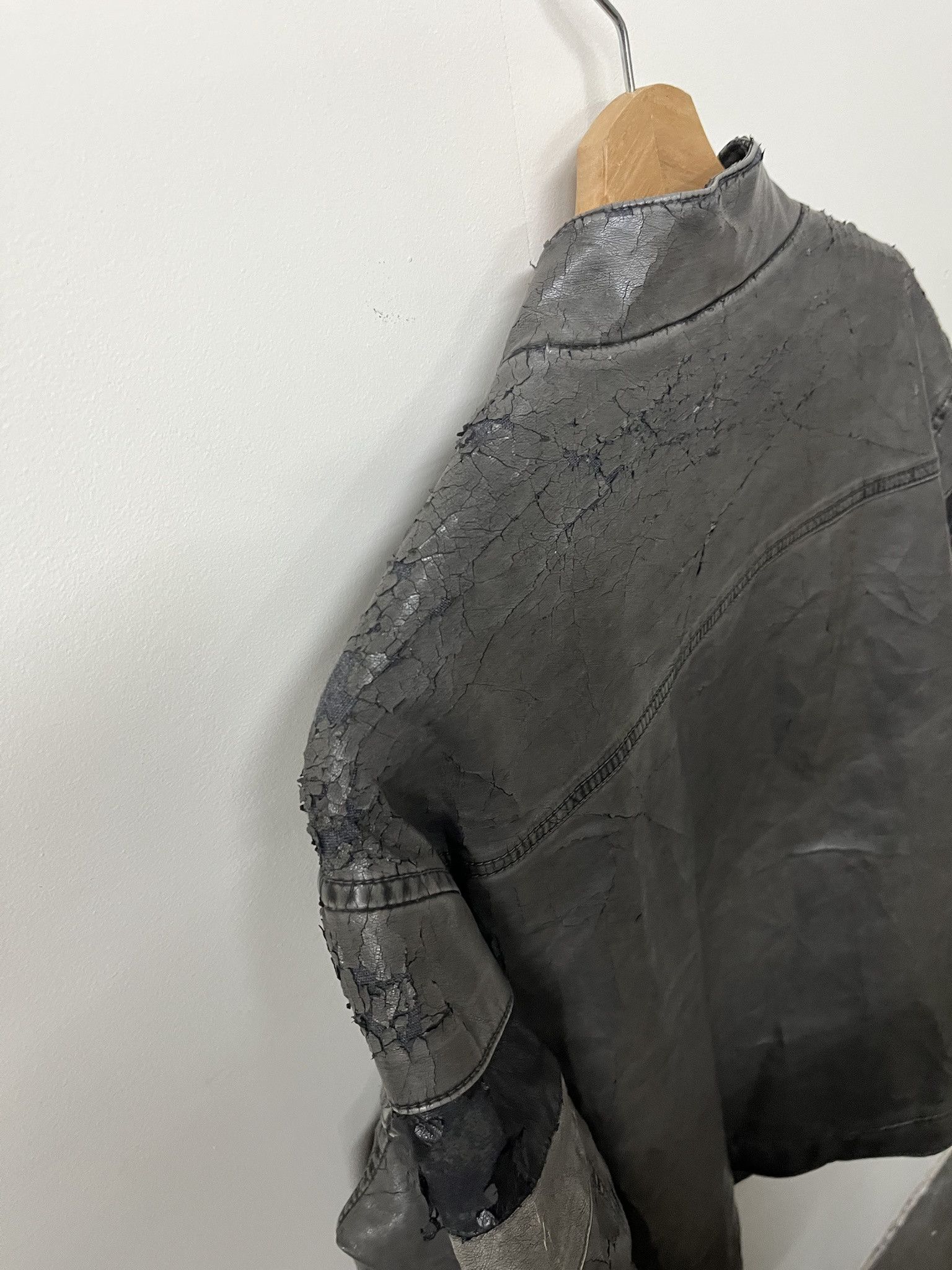 Leather × Vintage × Wilsons Leather Vintage 2000s Sherpa Lined Pleather Jacket Distressed Size M Size US M / EU 48-50 / 2 - 4 Thumbnail