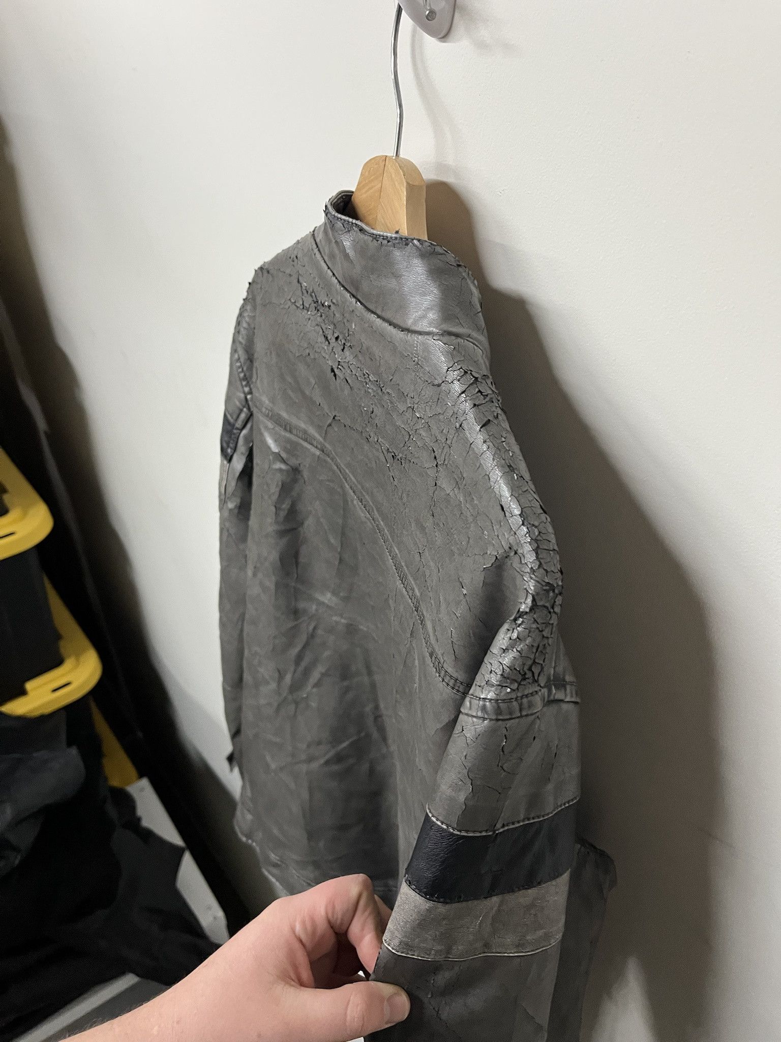Leather × Vintage × Wilsons Leather Vintage 2000s Sherpa Lined Pleather Jacket Distressed Size M Size US M / EU 48-50 / 2 - 5 Thumbnail