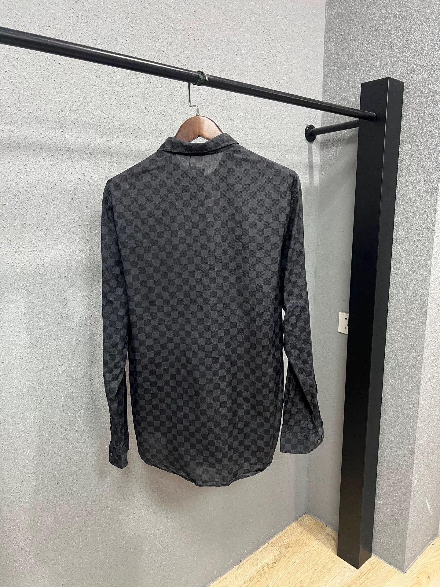 Louis Vuitton louis vuitton black gray checkered shirt Size US XXL / EU 58 / 5 - 2 Thumbnail
