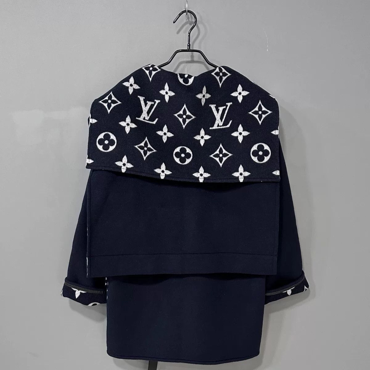 Louis Vuitton navy short coat with LV logo Size XS / US 0-2 / IT 36-38 - 3 Thumbnail