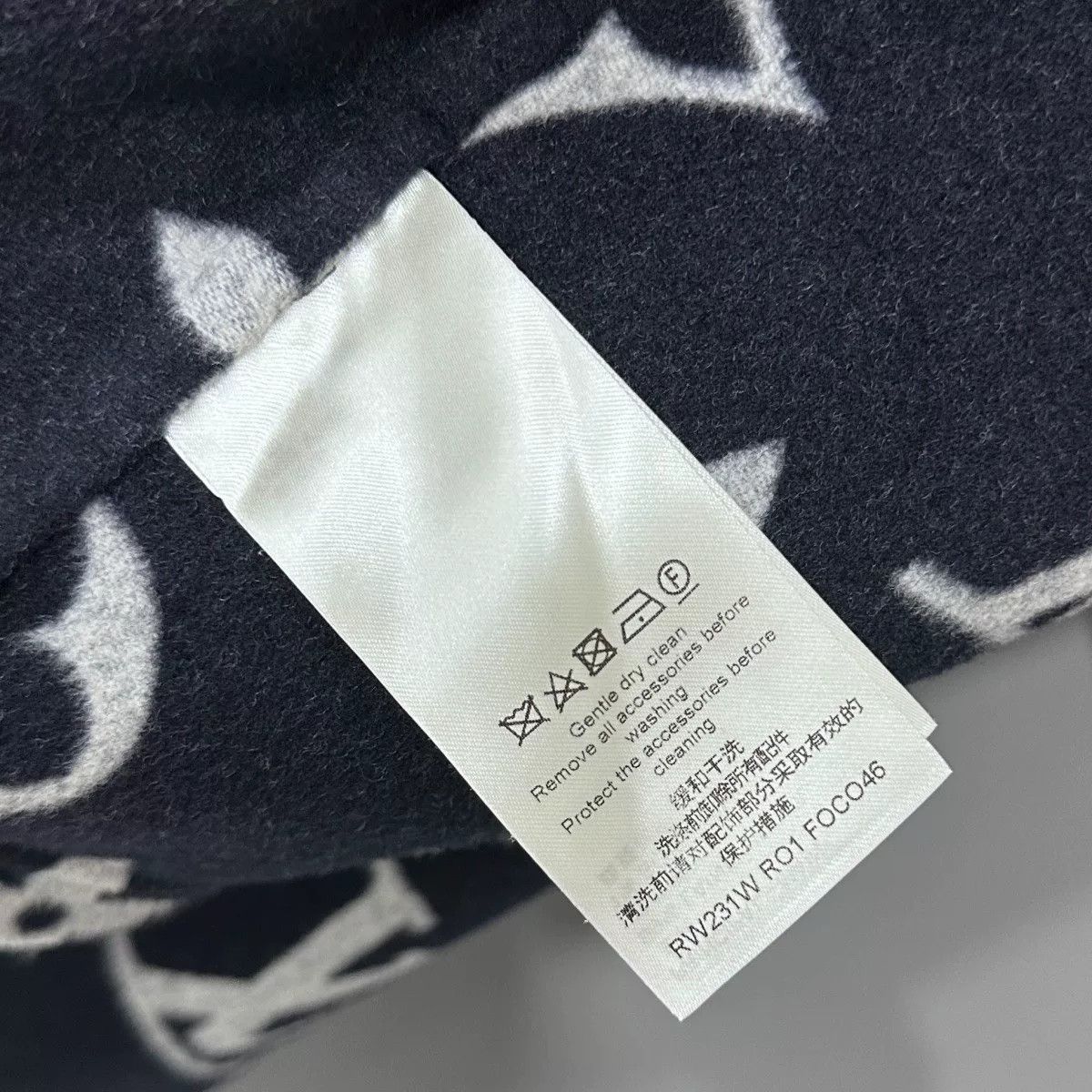 Louis Vuitton navy short coat with LV logo Size XS / US 0-2 / IT 36-38 - 9 Thumbnail