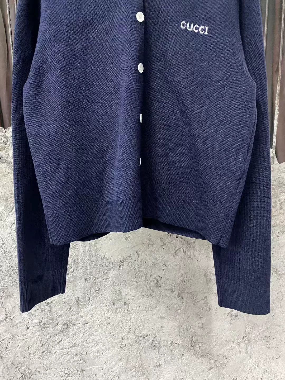 Gucci blue logo wool cardigan by gucci Size US M / EU 48-50 / 2 - 3 Thumbnail