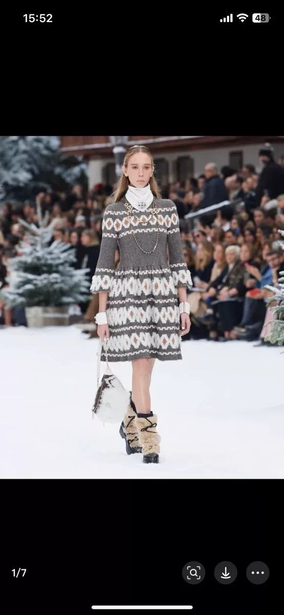 Chanel chanel wool knit dress with geometric pattern Size XS / US 0-2 / IT 36-38 - 9 Thumbnail