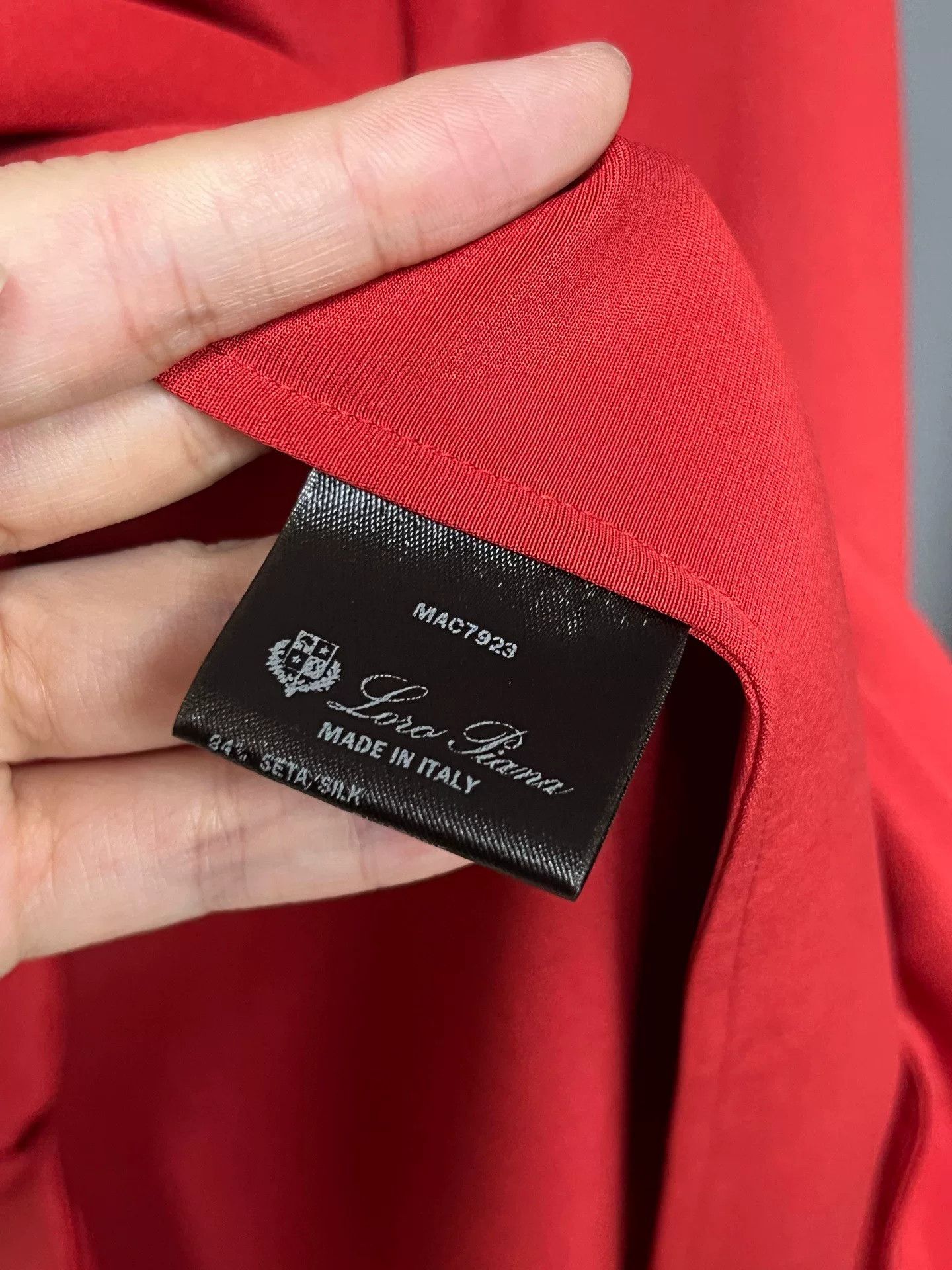 Loro Piana red silk shirt by Loro Piana Size M / US 6-8 / IT 42-44 - 3 Thumbnail