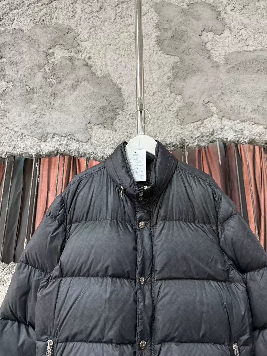 Chrome Hearts chrome hearts black puffer jacket with cross design Size US L / EU 52-54 / 3 - 3 Thumbnail