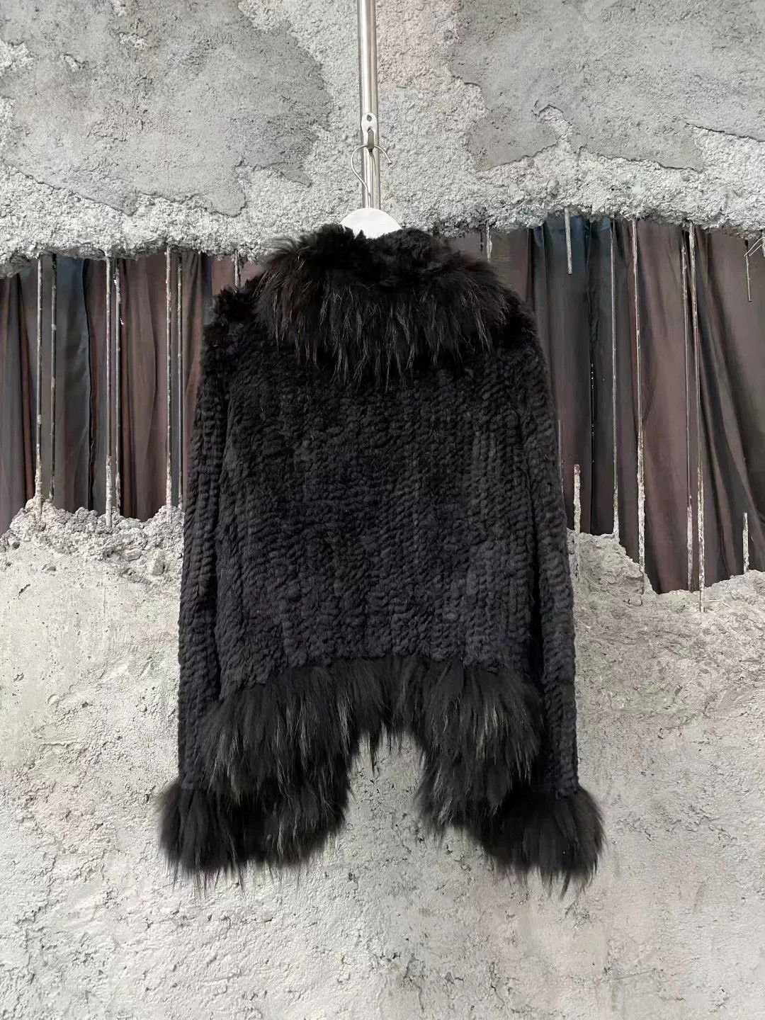 MAX&Co. MAX&Co Black Fur Trim Coat Size M / US 6-8 / IT 42-44 - 2 Thumbnail