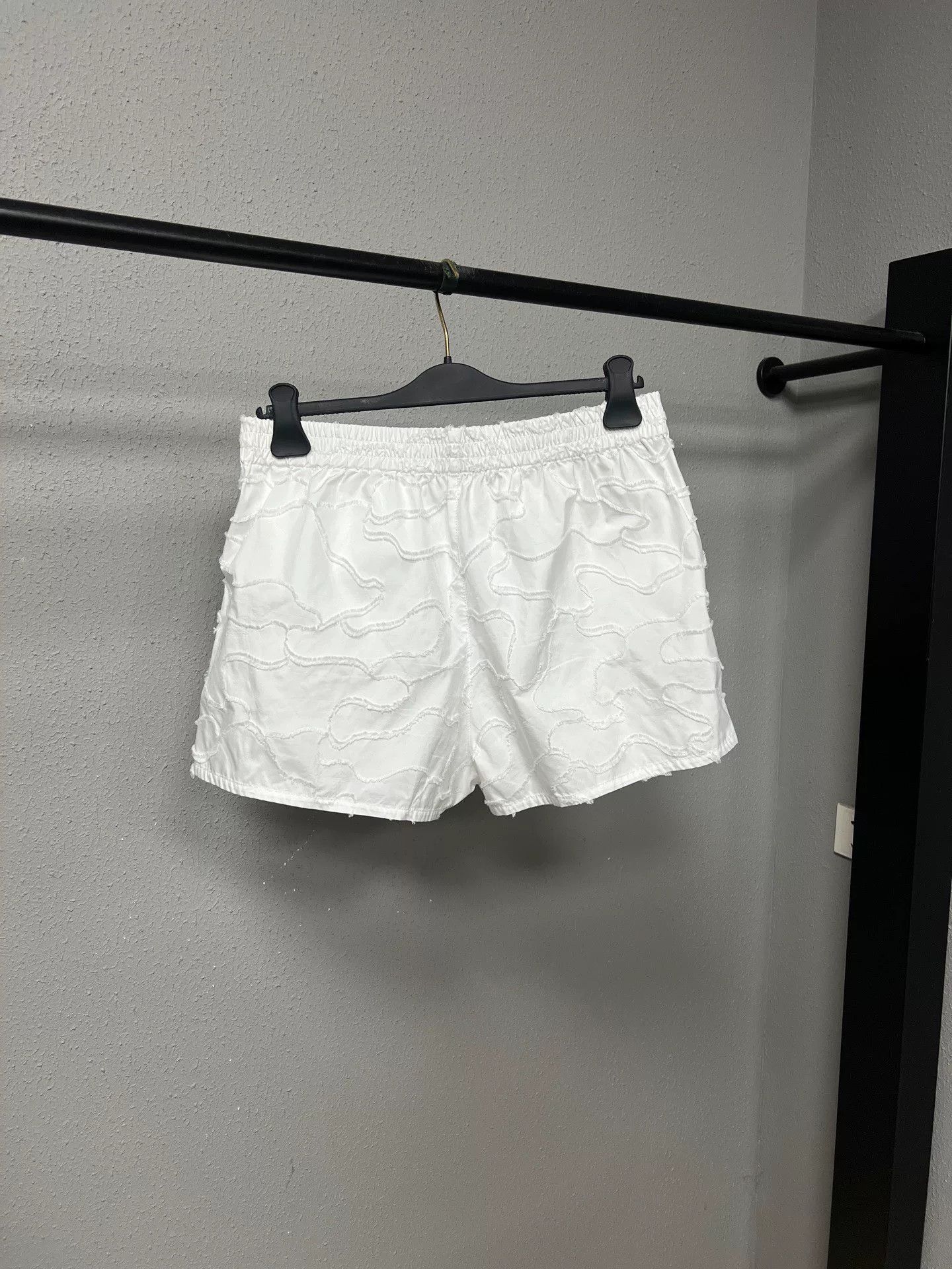 Dior Dior White Sculpted Shorts Size 40 Size 40" / US 18 - 2 Thumbnail