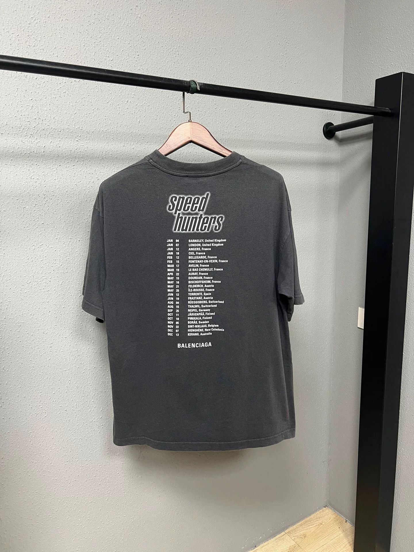 Balenciaga balenciaga black short sleeve t-shirt Size US S / EU 44-46 / 1 - 2 Thumbnail