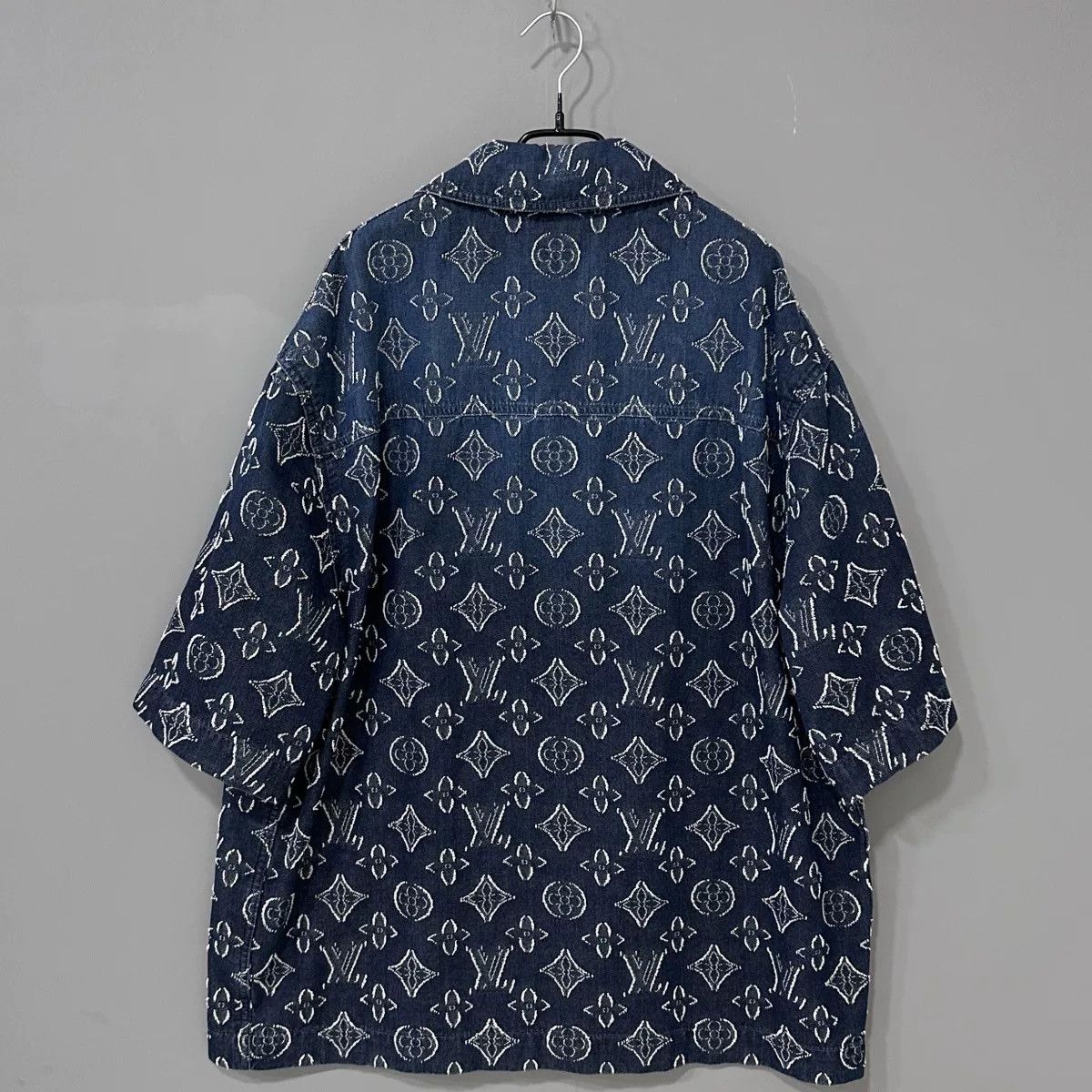 Louis Vuitton louis vuitton blue gradient denim short sleeve Size US L / EU 52-54 / 3 - 3 Thumbnail