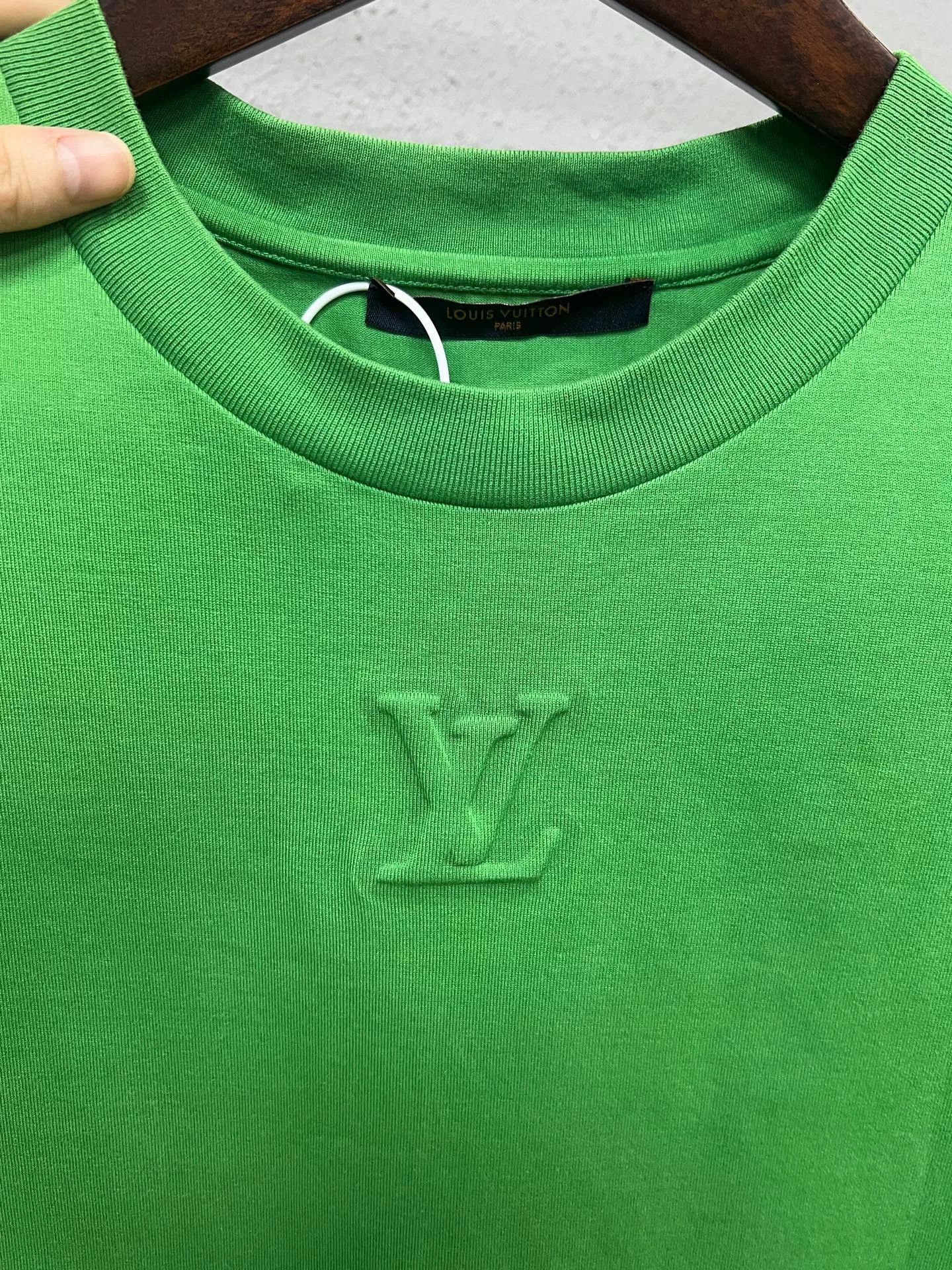 Louis Vuitton louis vuitton green embossed logo short sleeve Size US L / EU 52-54 / 3 - 3 Thumbnail