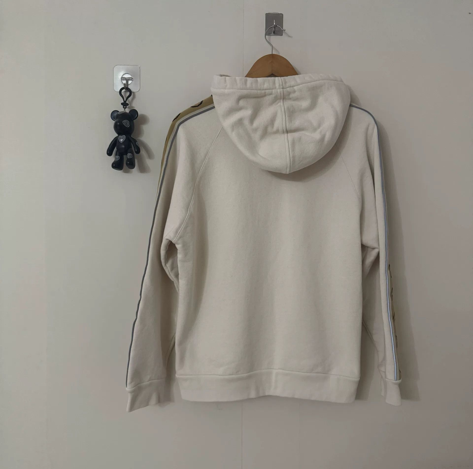 Gucci gucci white reflective hooded sweatshirt Size US XXS / EU 40 - 2 Thumbnail