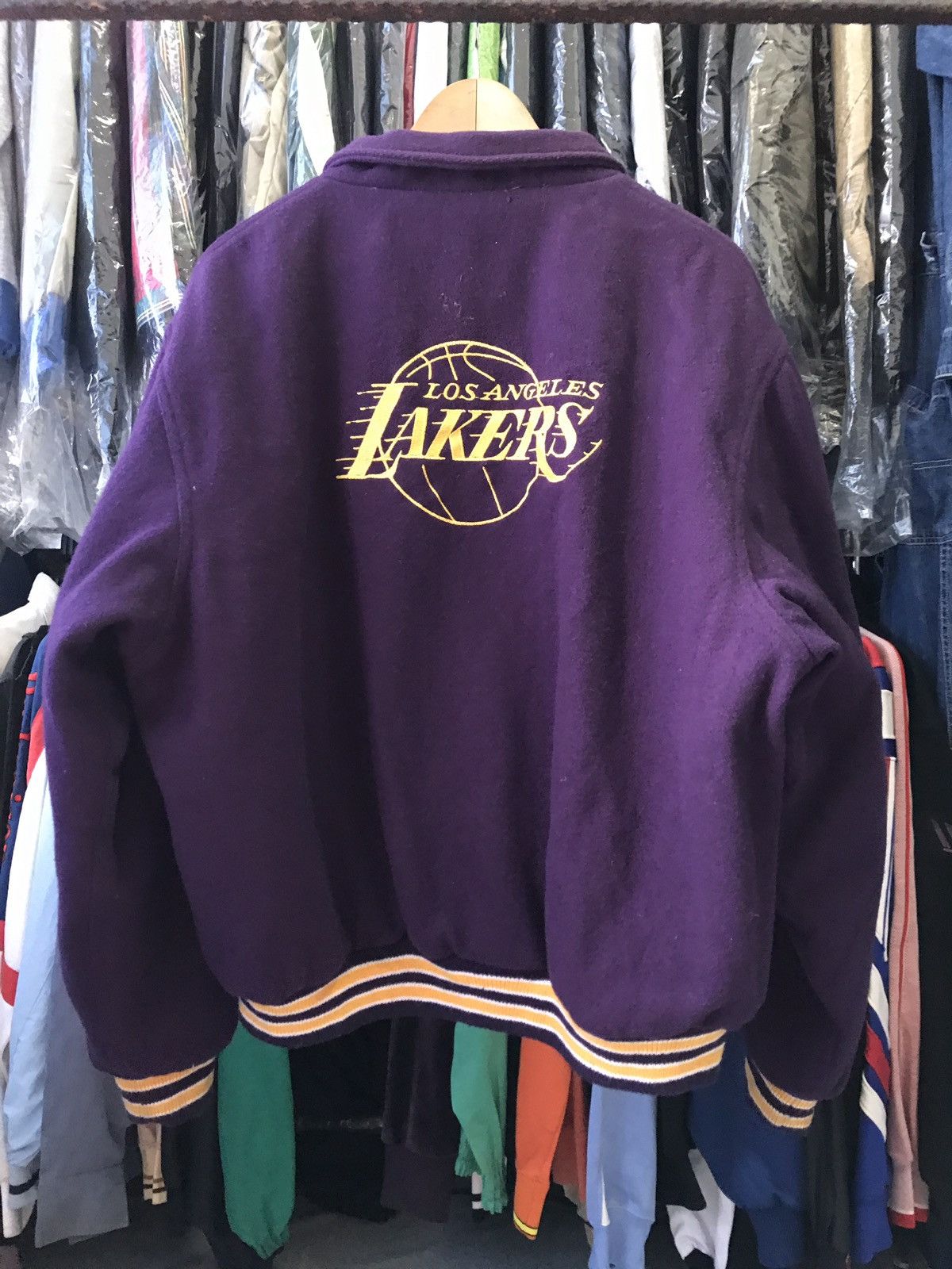 Hypebeast × Varsity Jacket × Vintage VINTAGE LOS ANGELES LAKERS WOOL ...