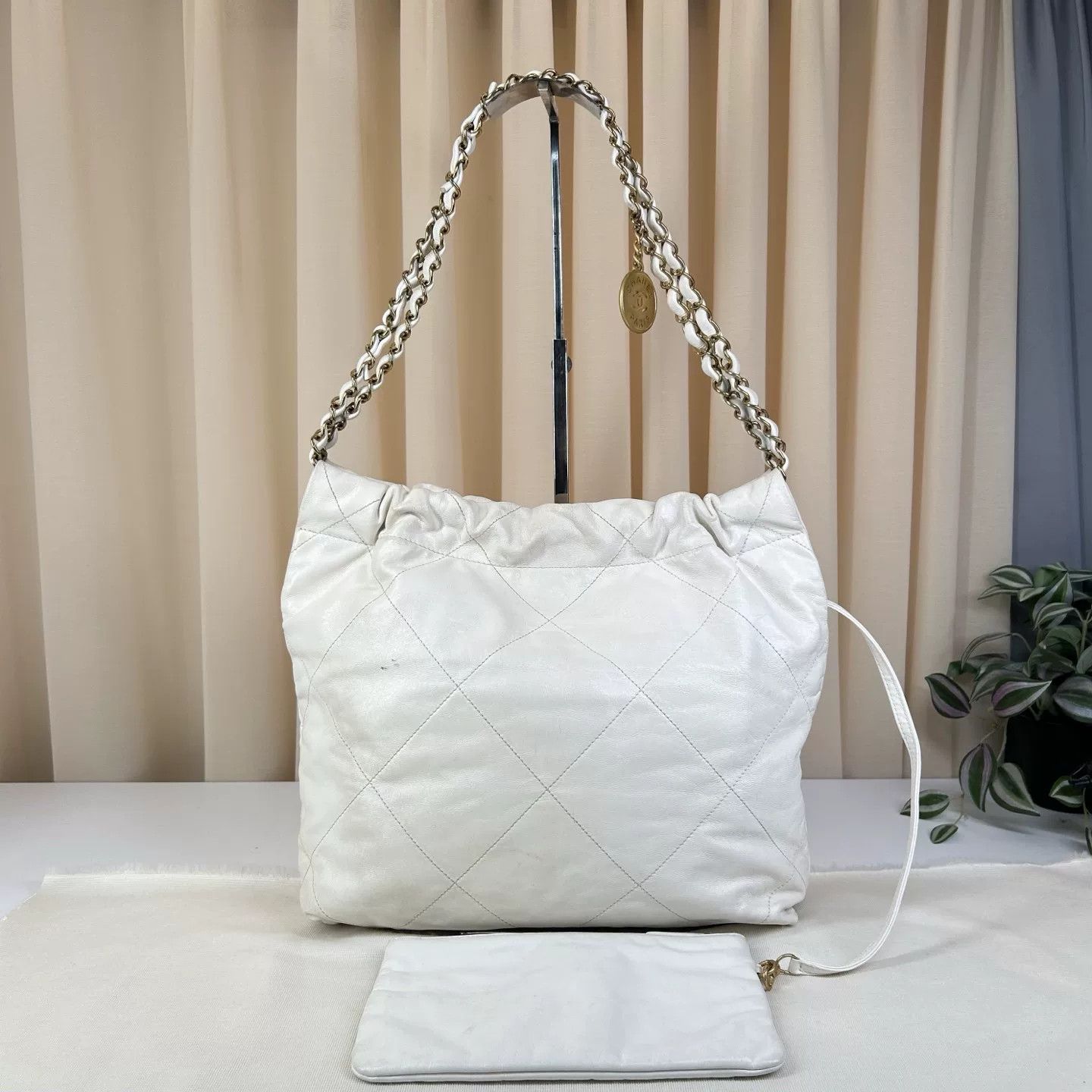 Chanel Pre-loved Bag Very good condition Size ONE SIZE - 2 Thumbnail