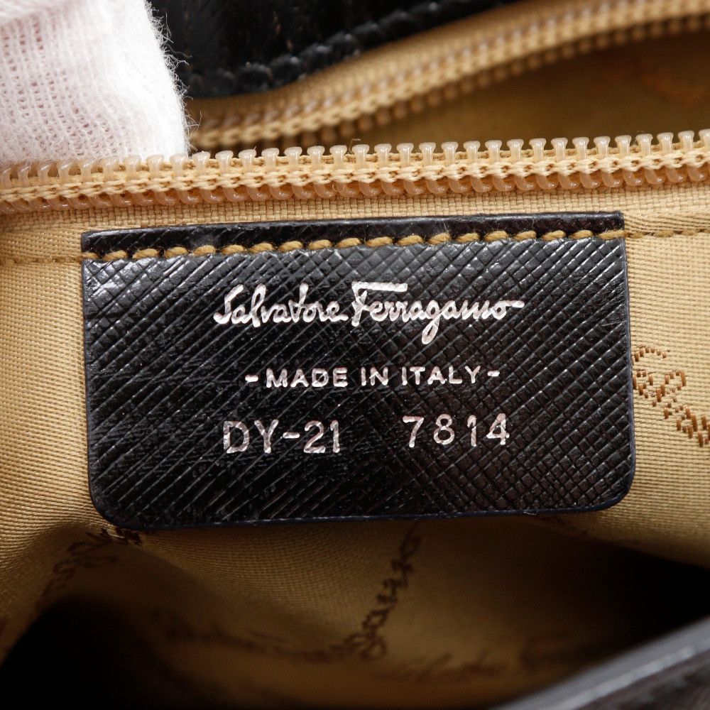 Salvatore Ferragamo Salvatore Ferragamo Salvatore Ferragamo Gancini Calf Tote Bag Leather Tote Bag DY-21 7814 DUTY FREE for USA Size ONE SIZE - 18 Thumbnail