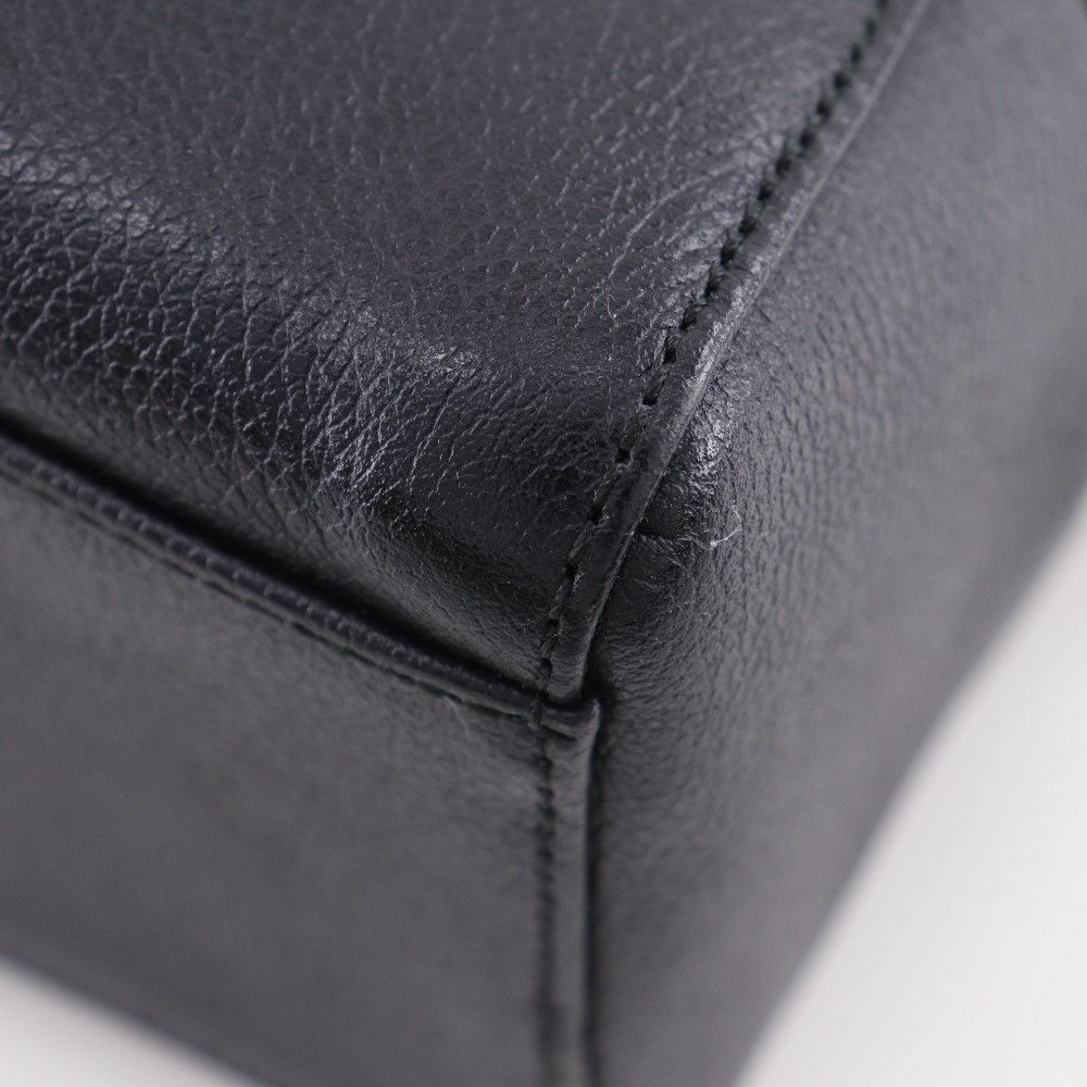 Burberry Burberry Burberry Grained Leather Handbag Leather Handbag DUTY FREE for USA Size ONE SIZE - 7 Thumbnail