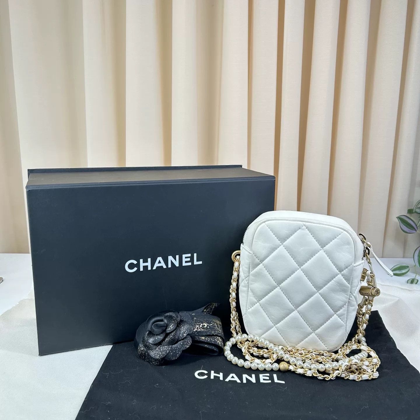 Chanel Pre-loved Bag Very good condition Size ONE SIZE - 2 Thumbnail