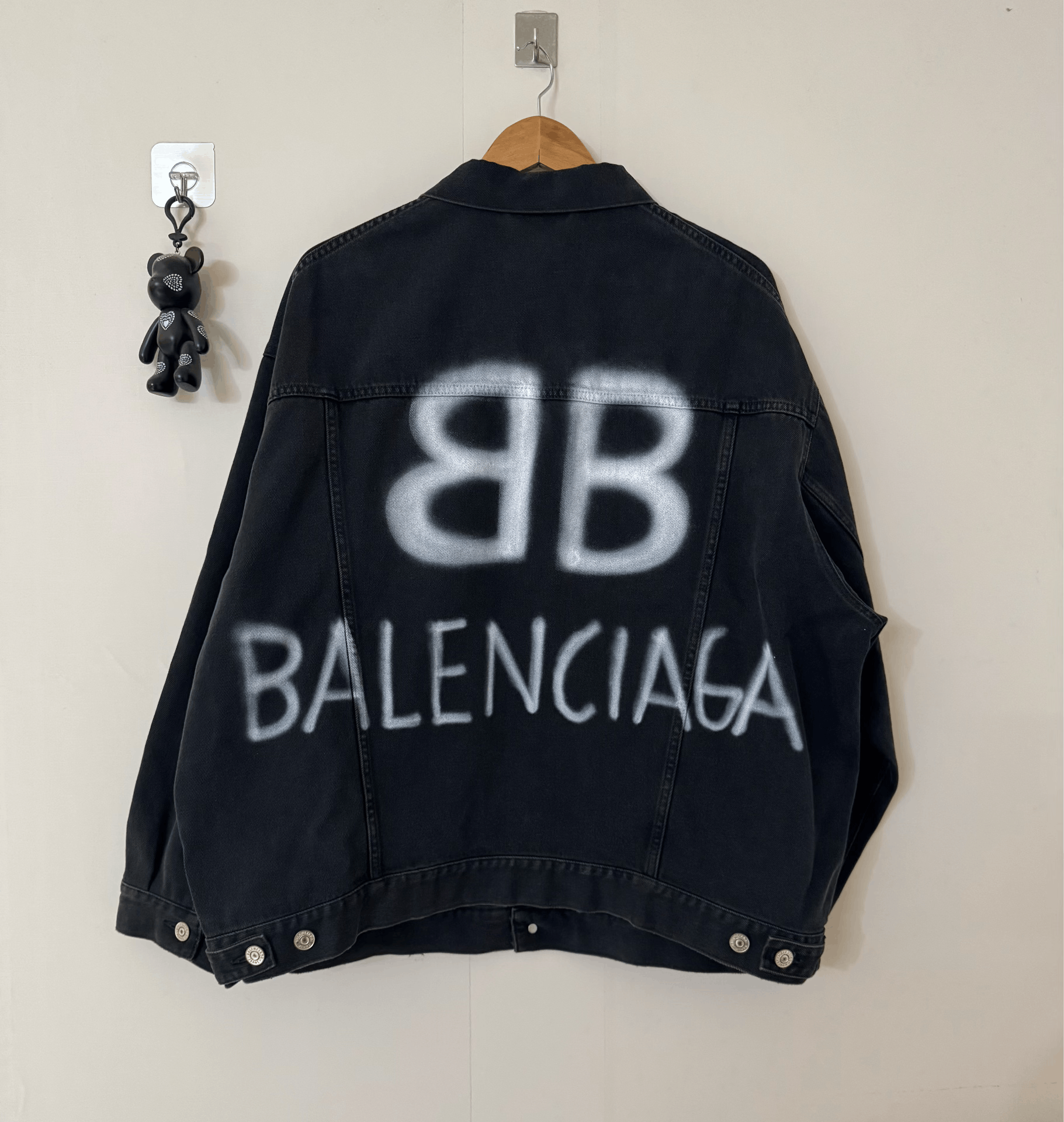 Balenciaga balenciaga graffiti denim jacket in black Size US XS / EU 42 / 0 - 2 Thumbnail