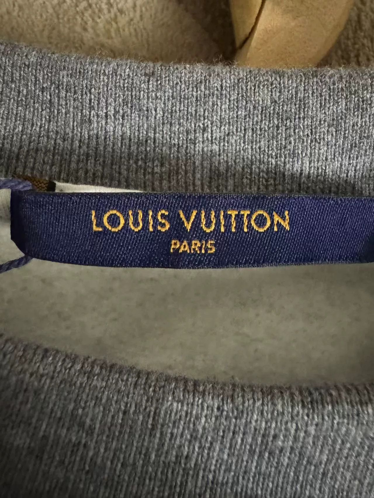 Louis Vuitton louis vuitton twisted sweatshirt in gray Size US S / EU 44-46 / 1 - 2 Thumbnail