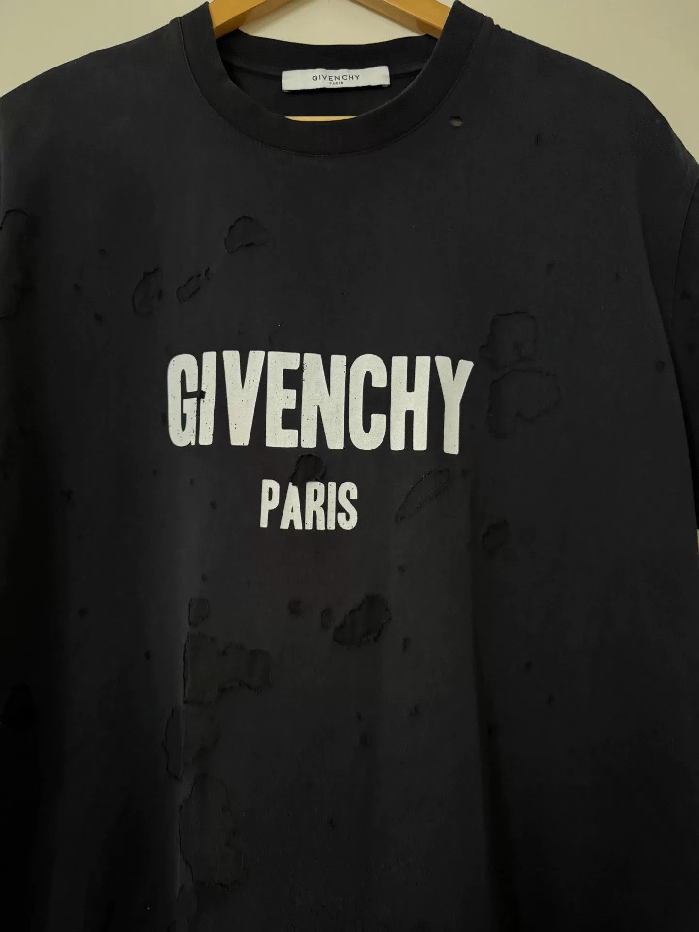 Givenchy Givenchy Distressed Short Sleeve Shirt Size US S / EU 44-46 / 1 - 2 Thumbnail