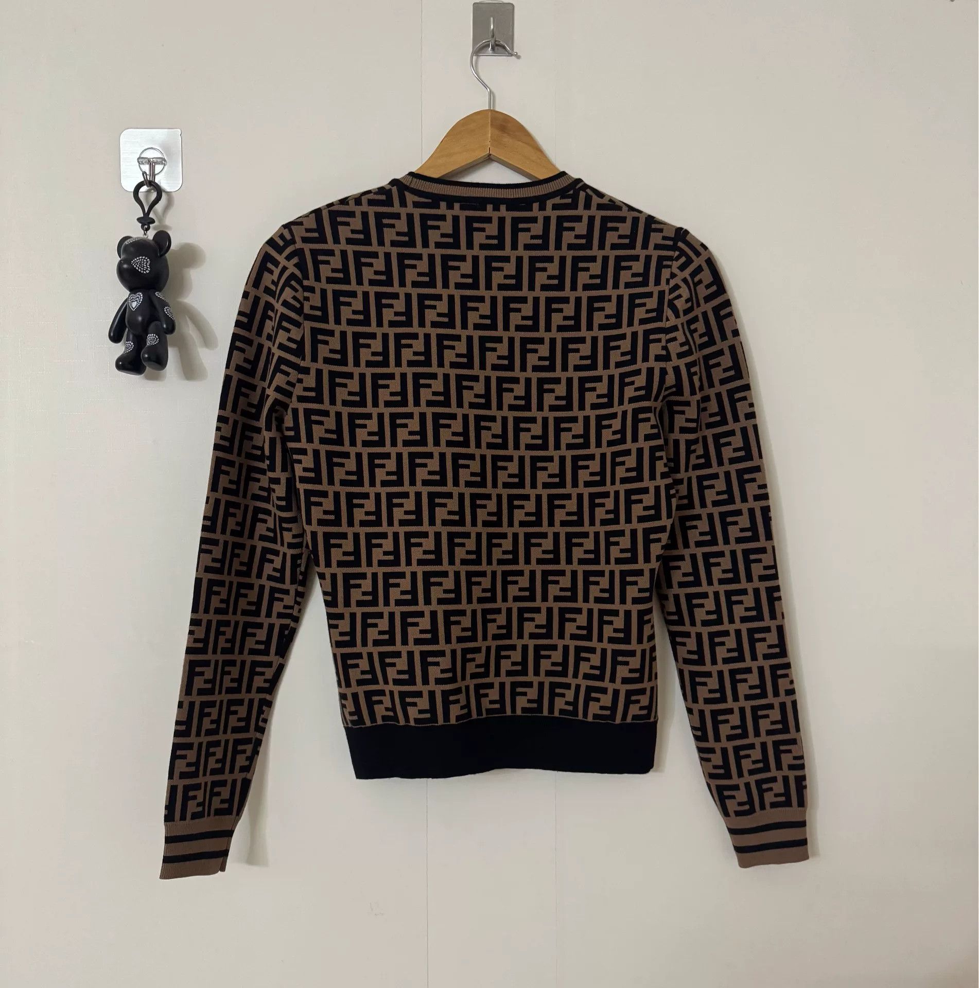 Fendi fendi brown knitted sweater with logo Size M / US 6-8 / IT 42-44 - 2 Thumbnail
