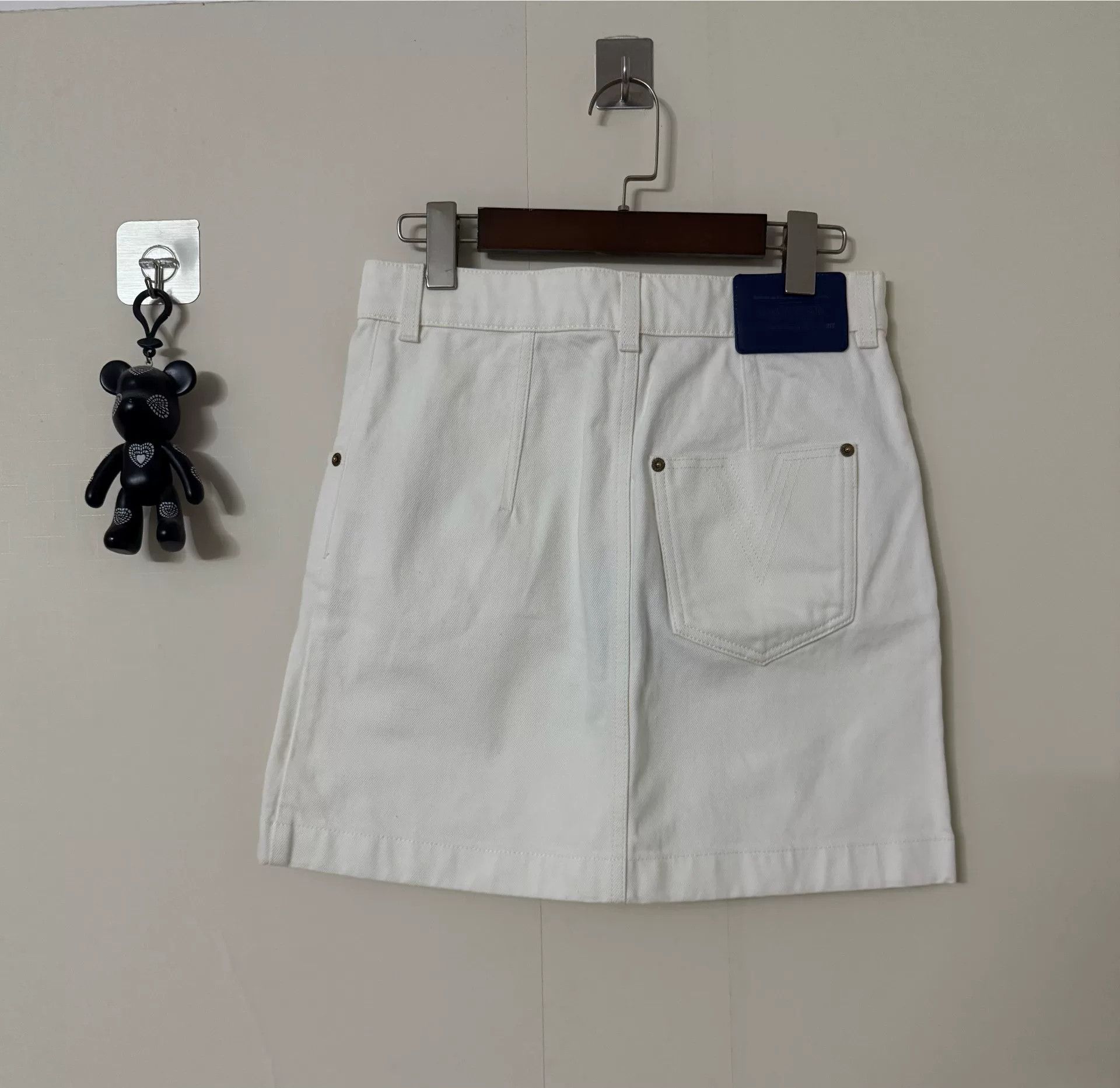 Louis Vuitton white logo pocket denim mini skirt Size 36" / US 14 / IT 50 - 3 Thumbnail