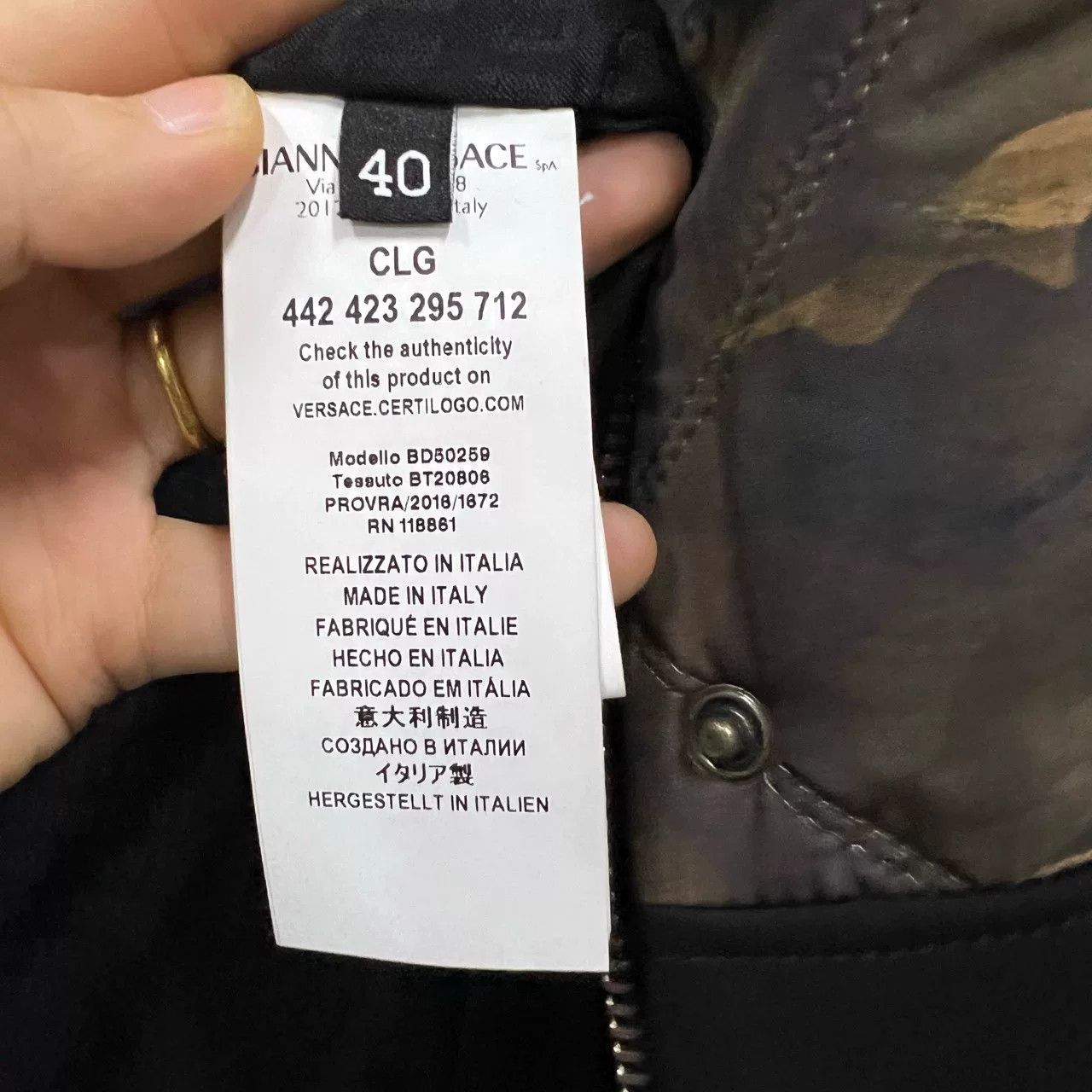 Versace versace camouflage patchwork jacket size 38 Size US M / EU 48-50 / 2 - 5 Thumbnail